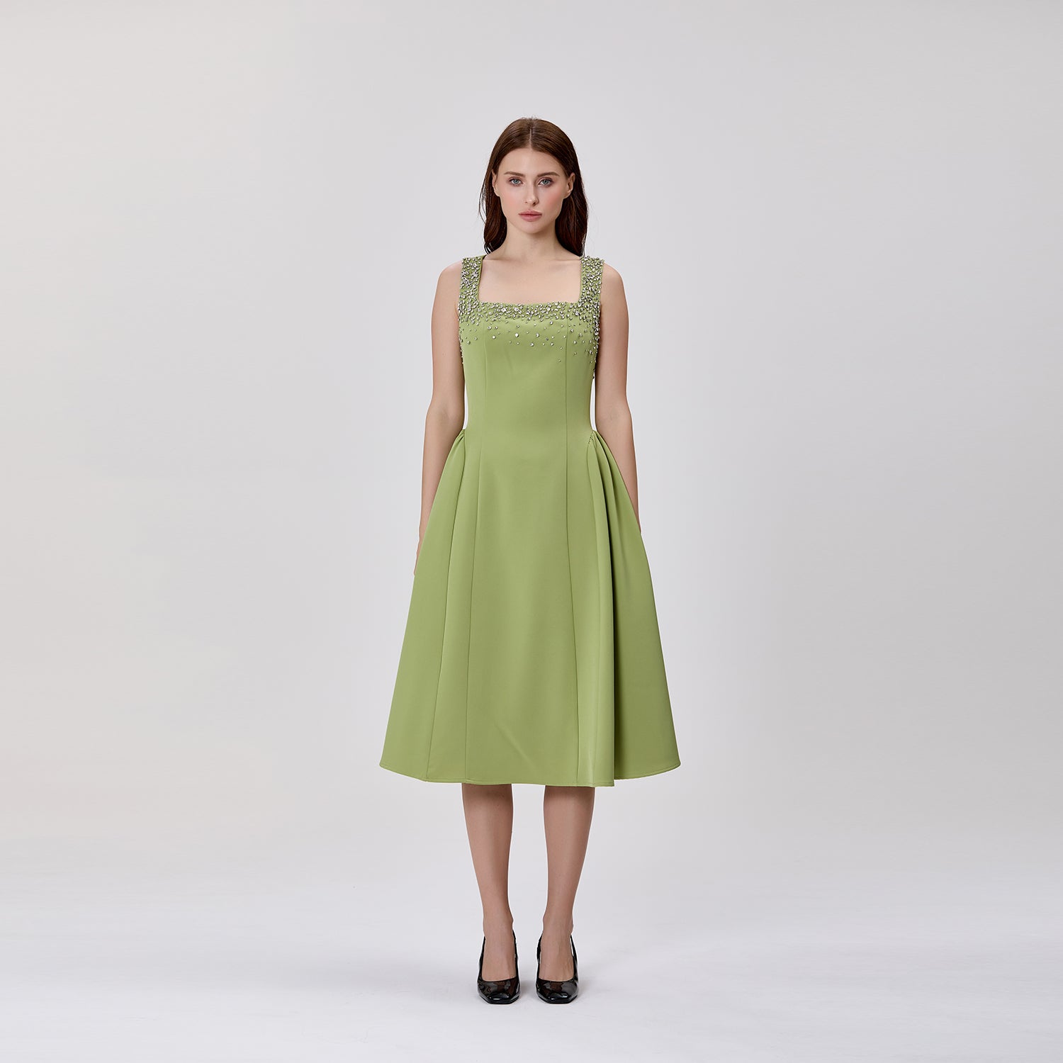 Robe midi évasée à encolure carrée