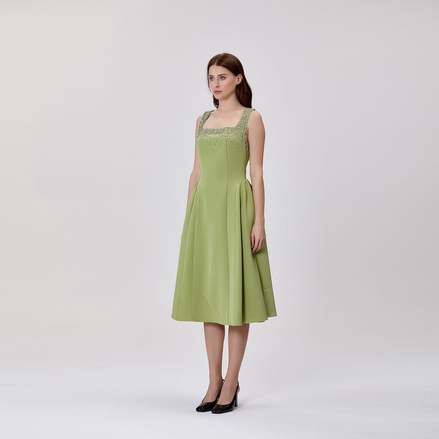 Robe midi évasée à encolure carrée