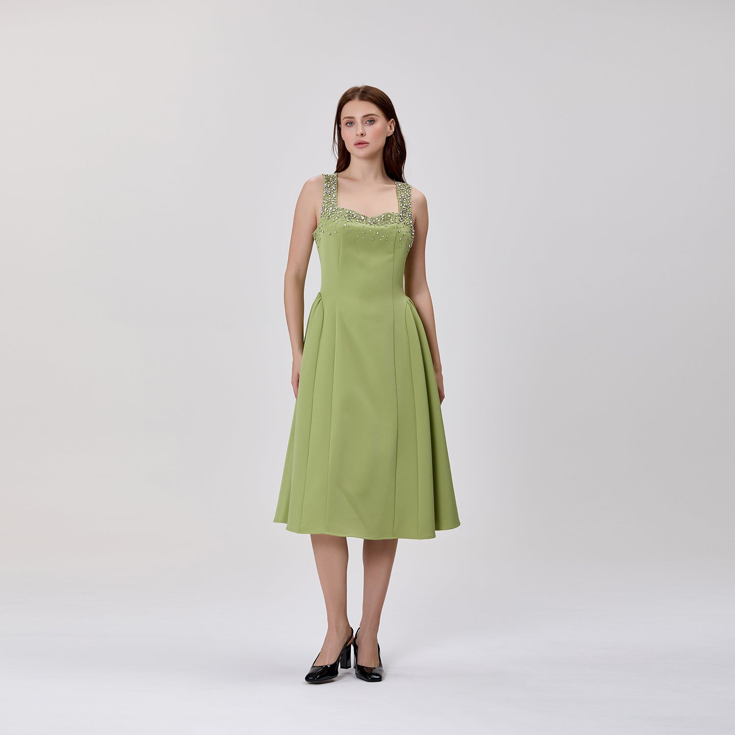 Robe midi évasée à encolure carrée