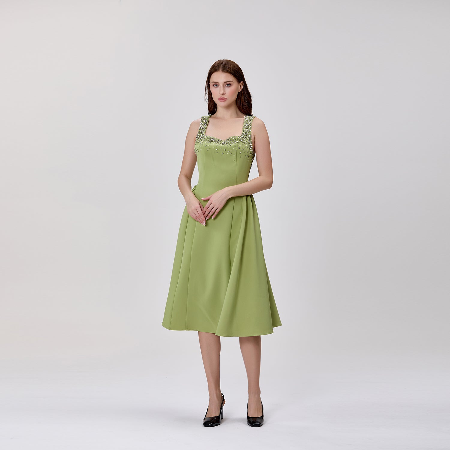 Robe midi évasée à encolure carrée