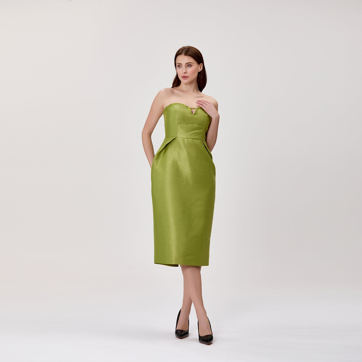 Robe midi bustier drapée à encolure cœur