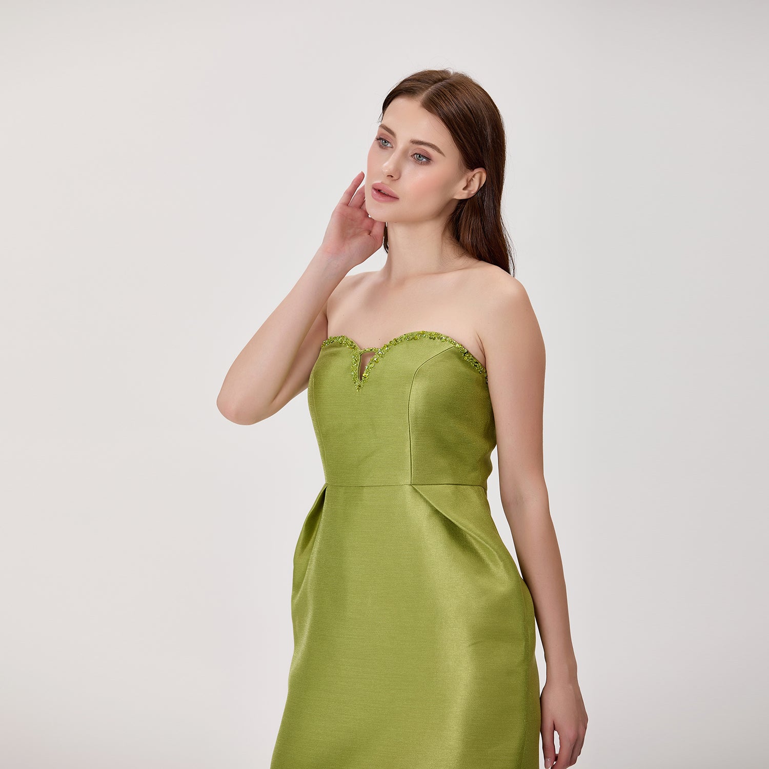 Robe midi bustier drapée à encolure cœur