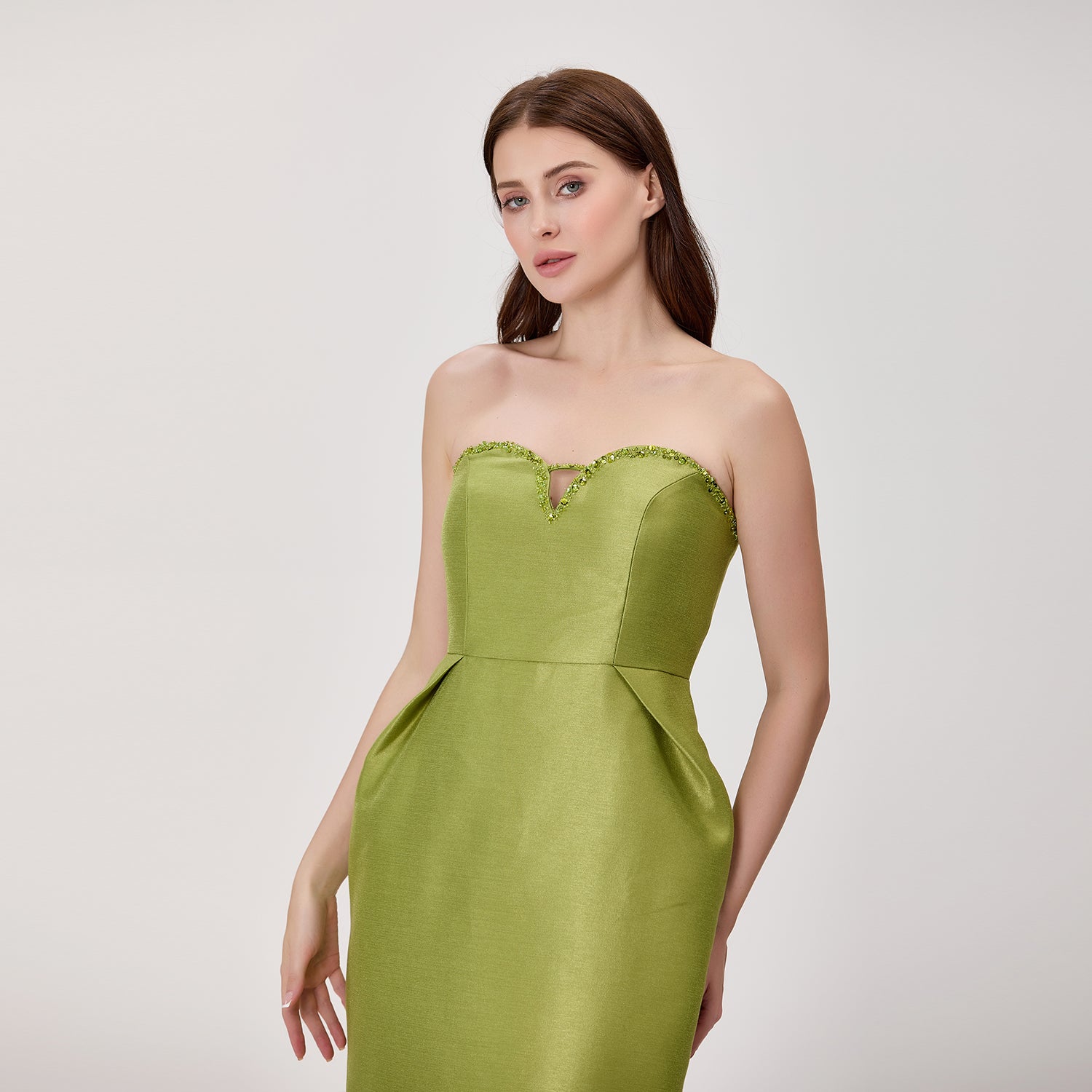 Robe midi bustier drapée à encolure cœur