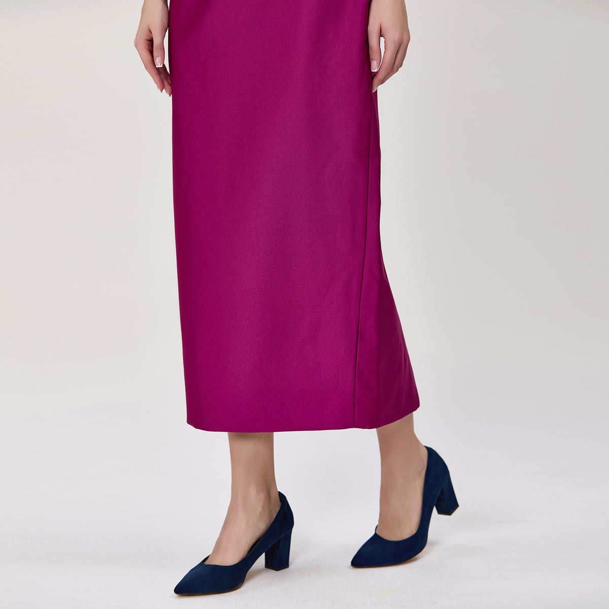 Robe midi ajustée à encolure carrée