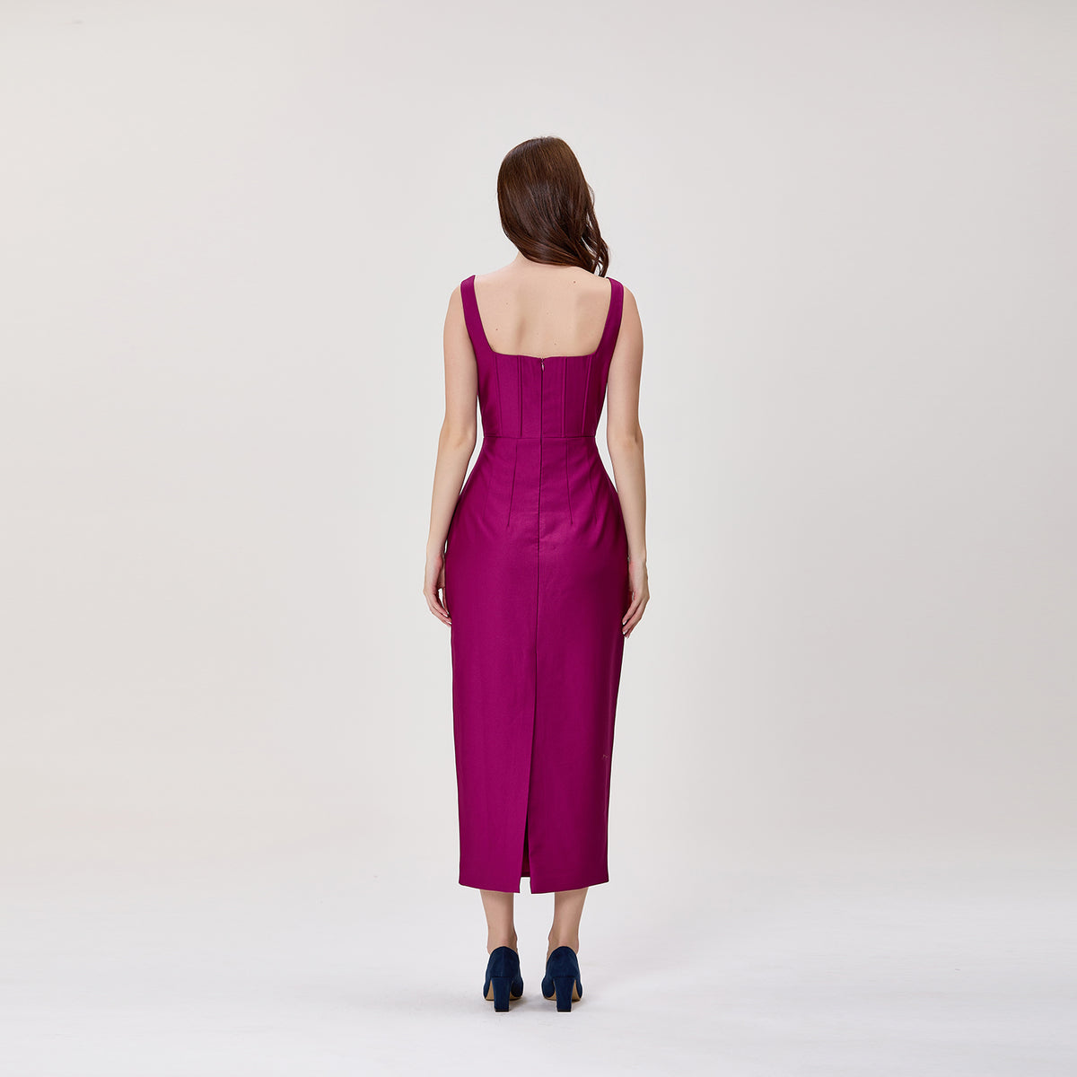 Robe midi ajustée à encolure carrée