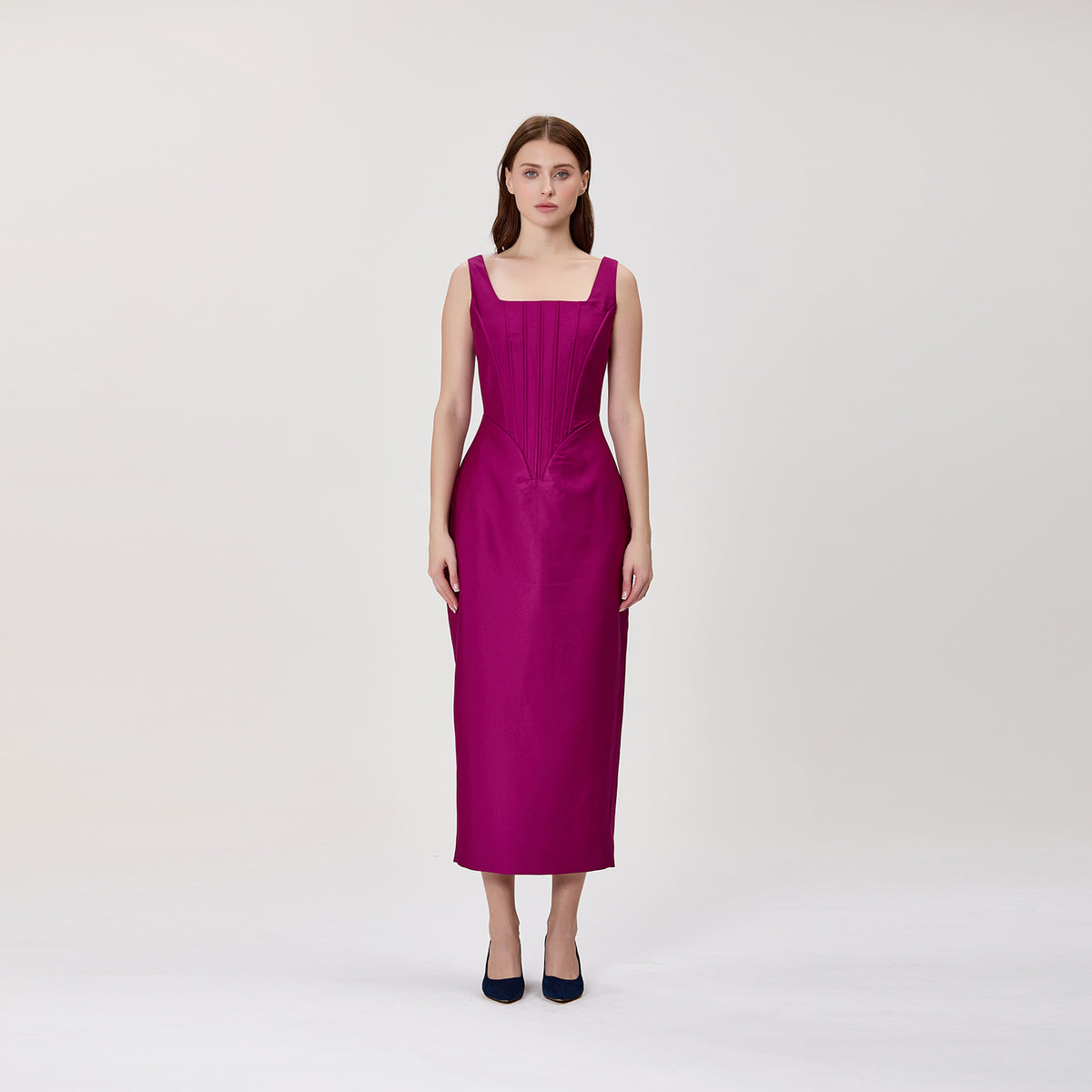 Robe midi ajustée à encolure carrée