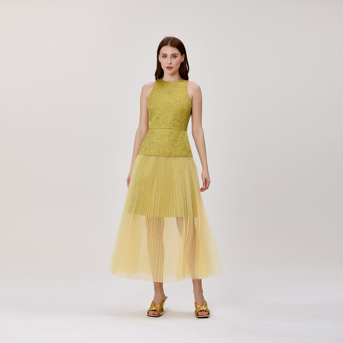 Robe midi plissée et vaporeuse