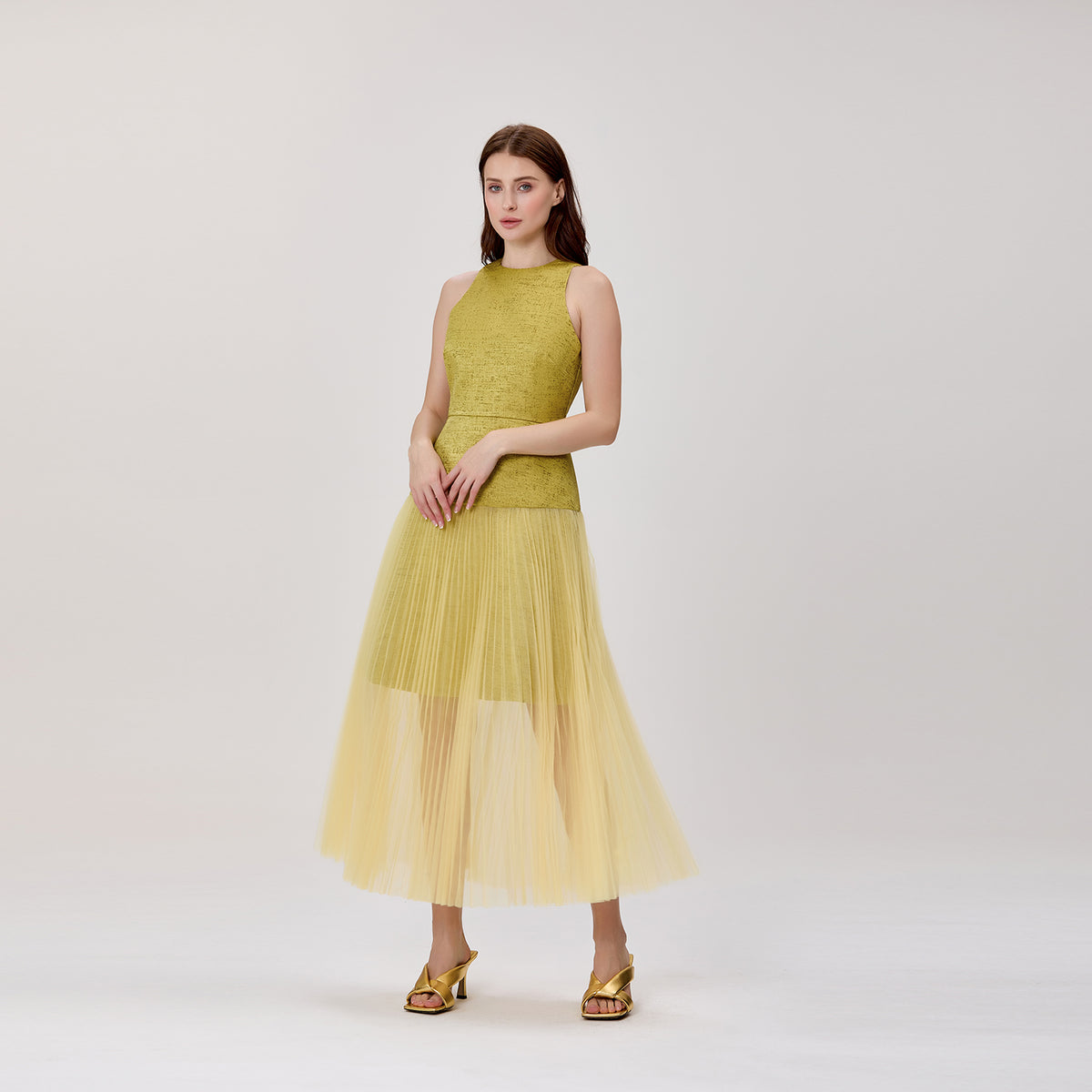 Robe midi plissée et vaporeuse