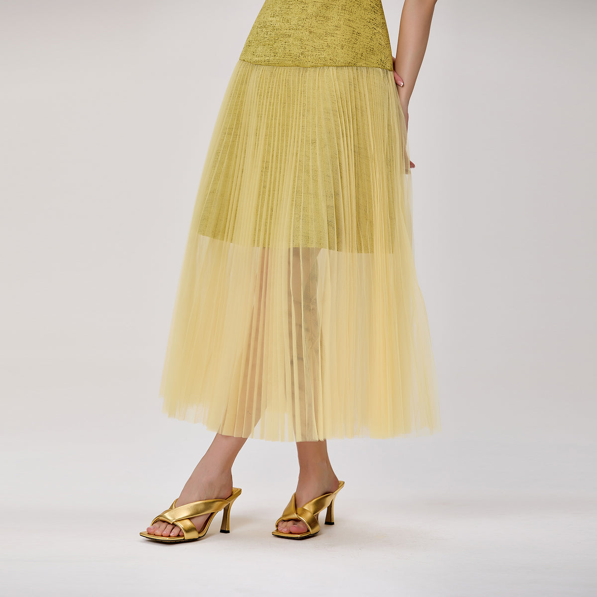 Robe midi plissée et vaporeuse