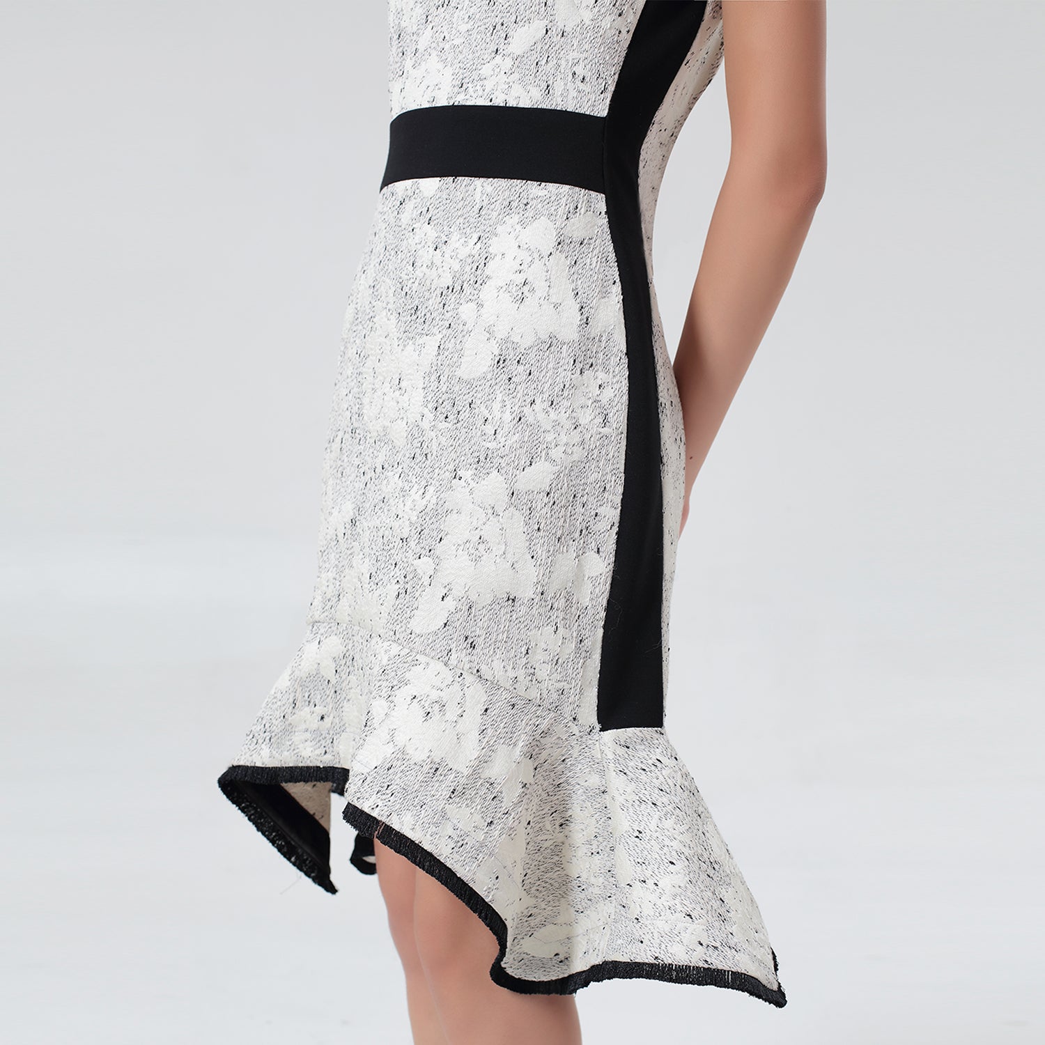 Robe ajustée en jacquard à galon contrasté