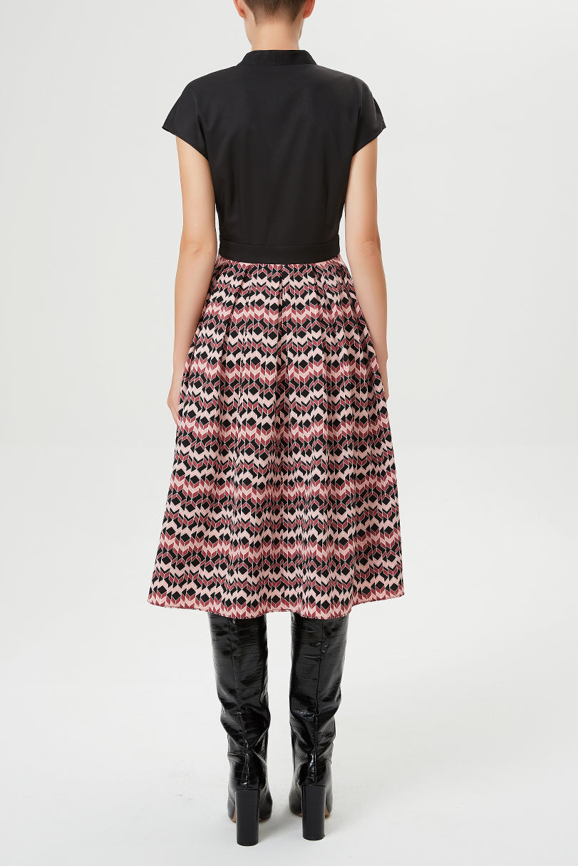 Robe patineuse cœur croisé bi-matières à imprimé géométrique