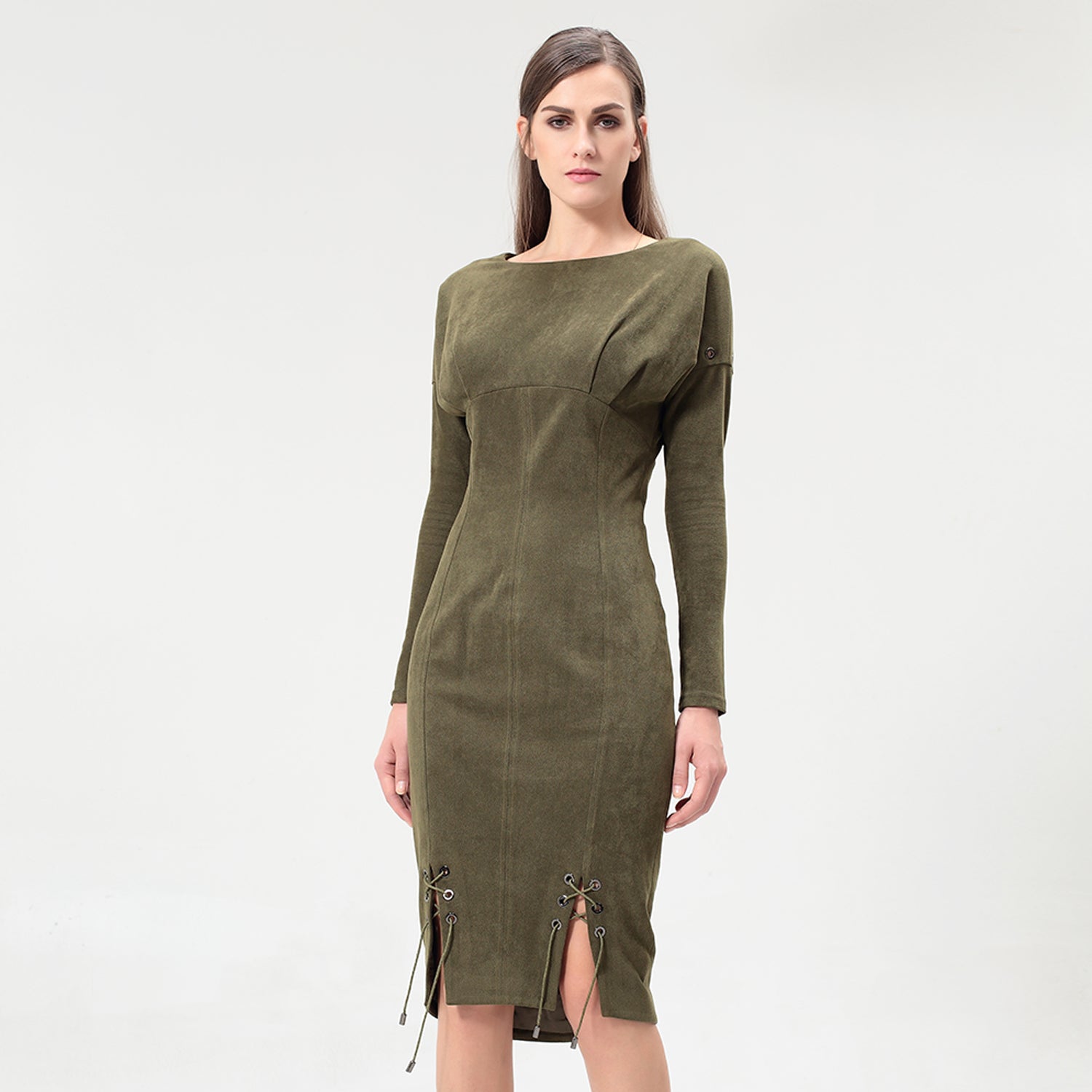 Robe fourreau à laçage à l'ourlet