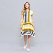 Robe à jeu d'imprimé de rayures