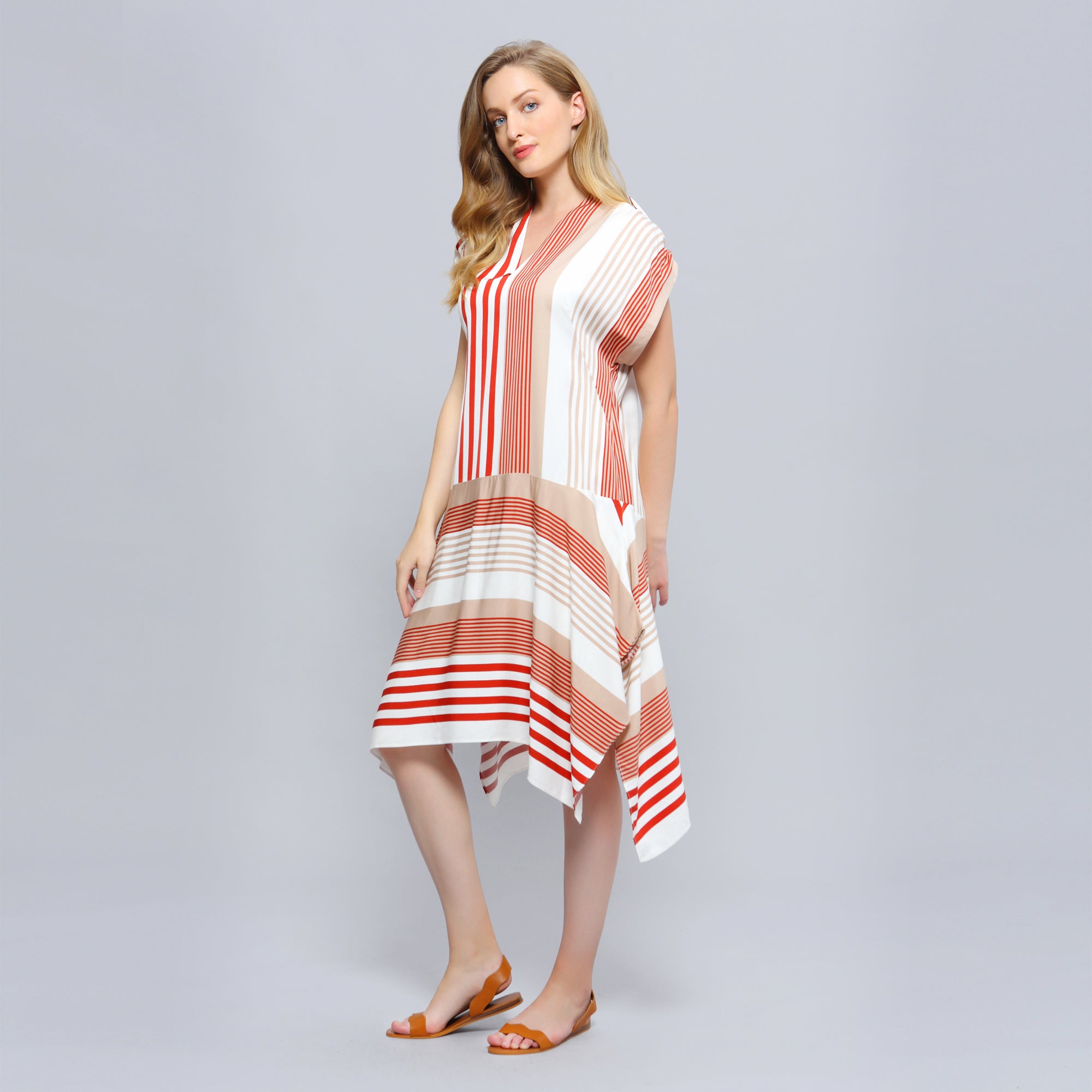 Robe à jeu d'imprimé de rayures