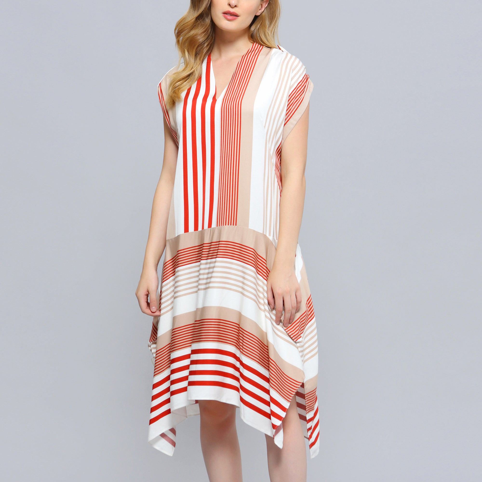 Robe à jeu d'imprimé de rayures
