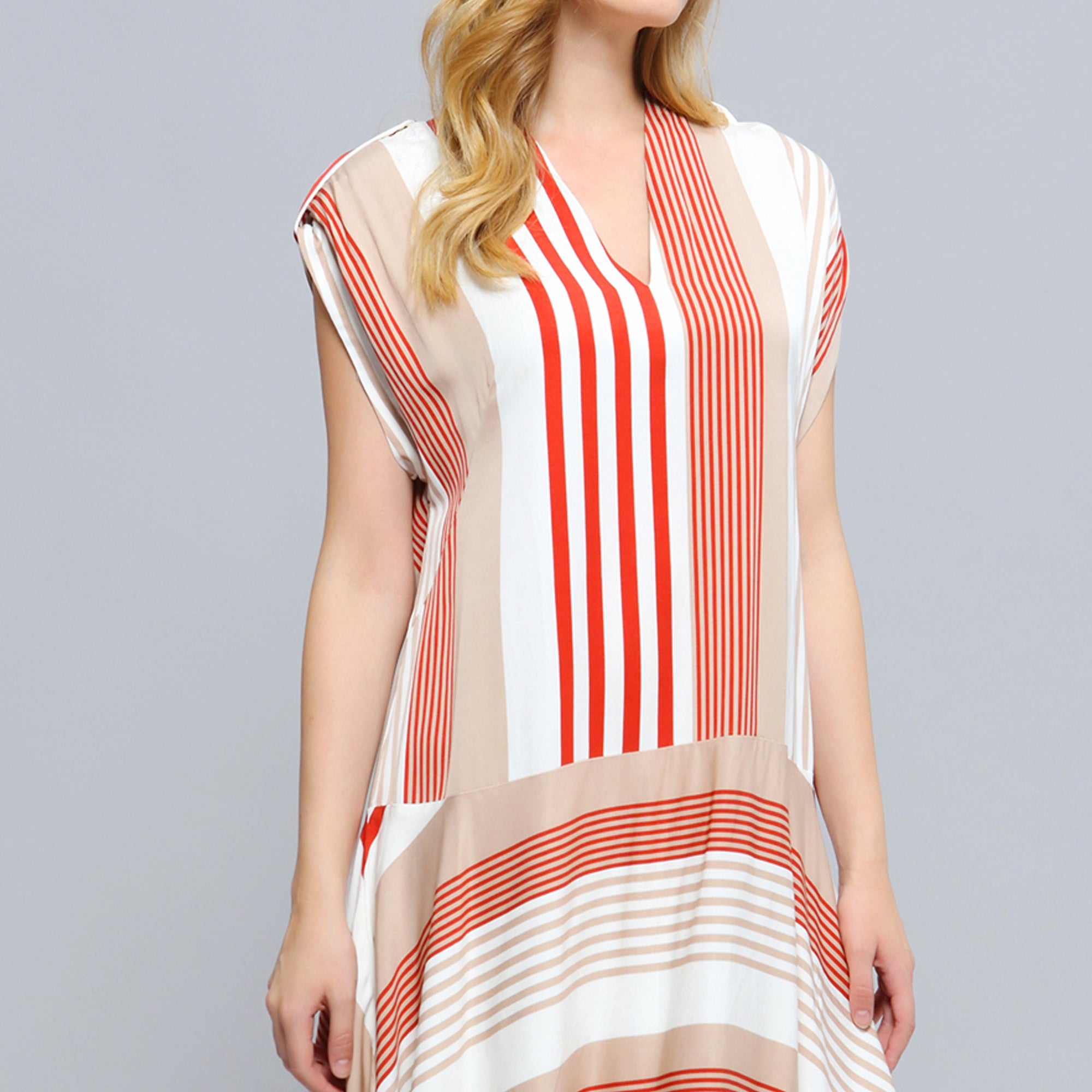 Robe à jeu d'imprimé de rayures