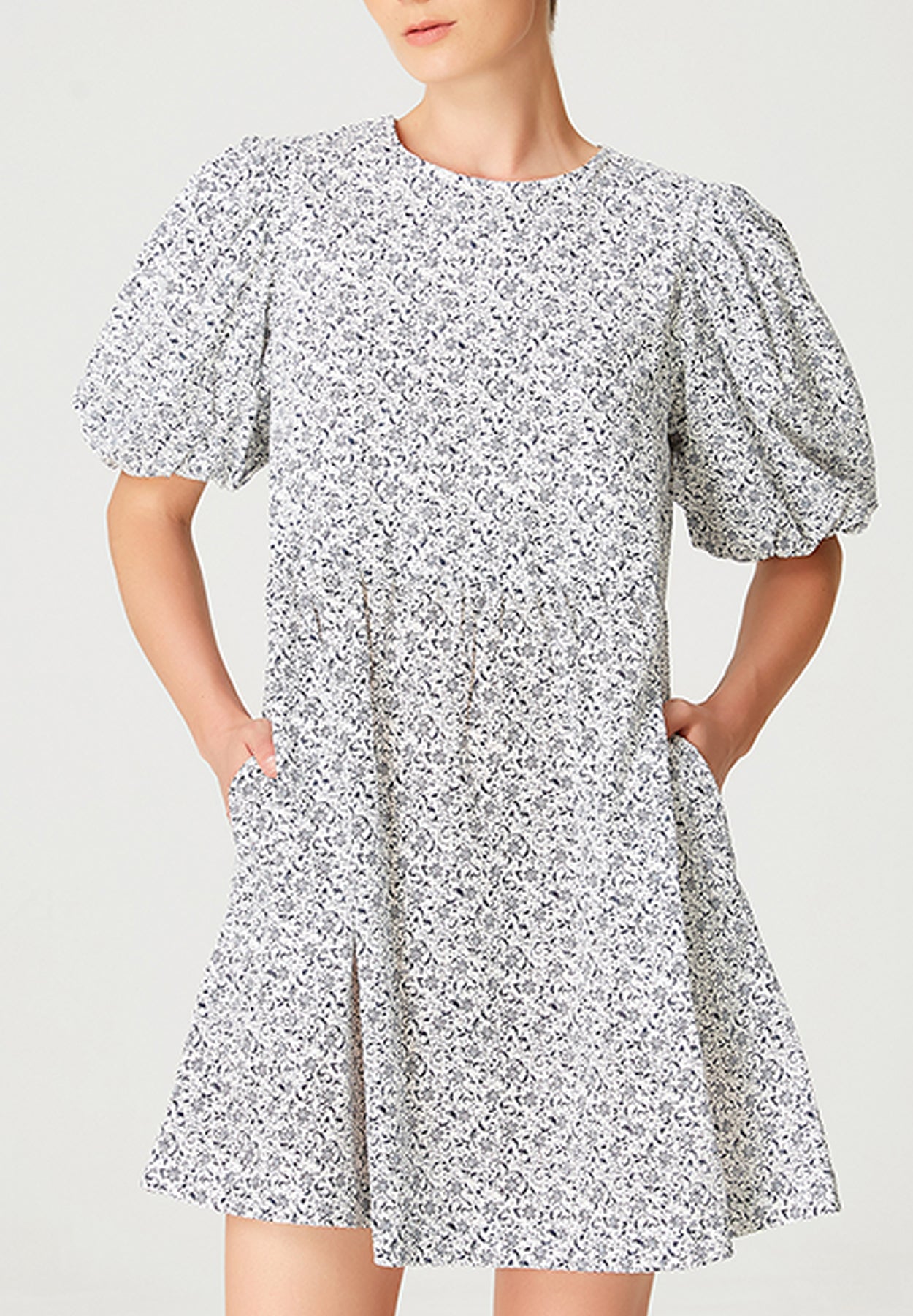 Robe courte trapèze à imprimé floral monochrome
