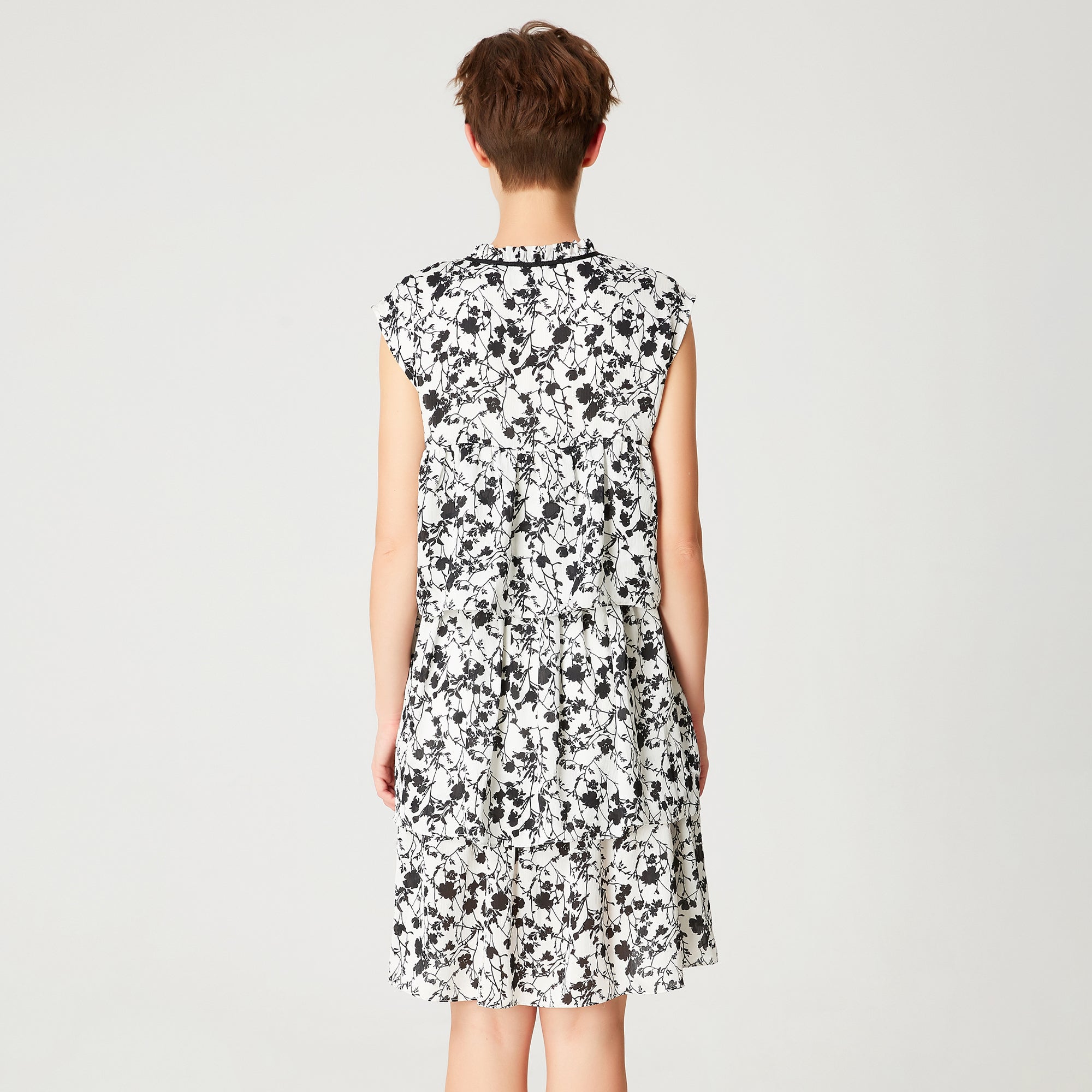 Robe courte à volants et imprimé floral