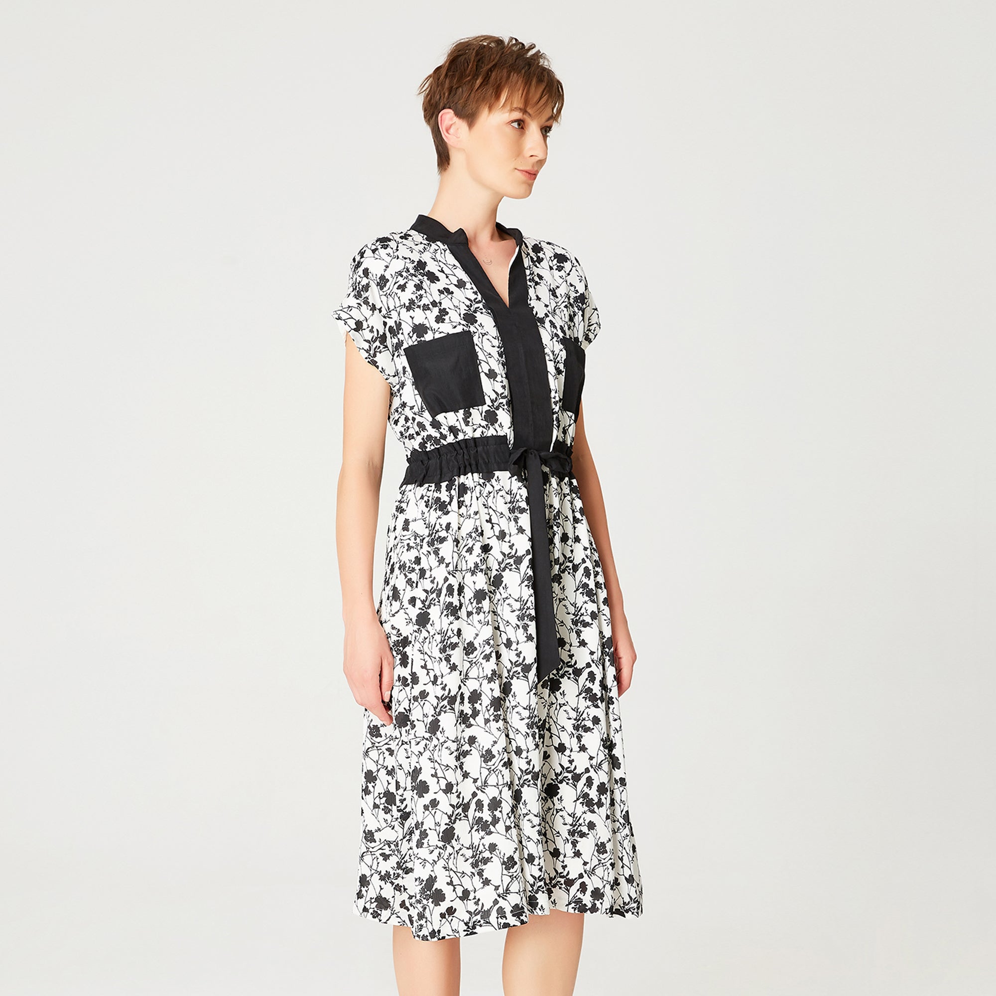 Robe bi matière à imprimé floral monochrome et ceinture à coulisse