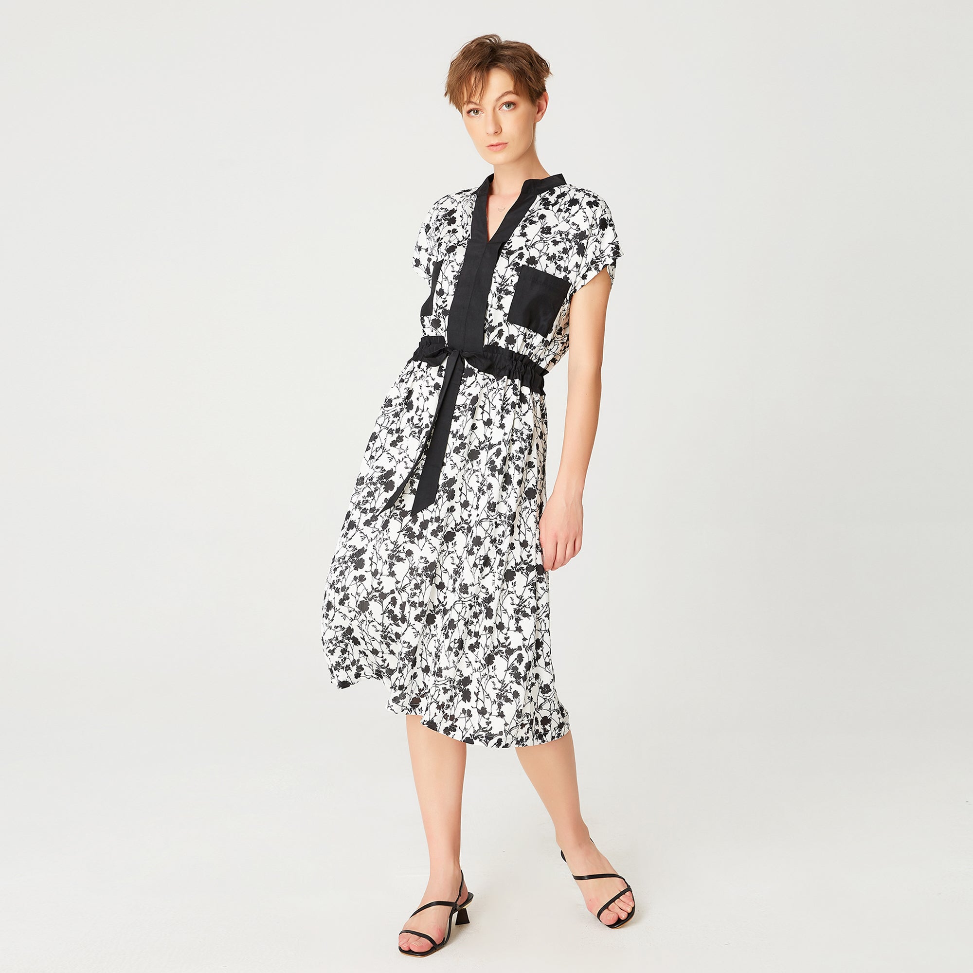 Robe bi matière à imprimé floral monochrome et ceinture à coulisse