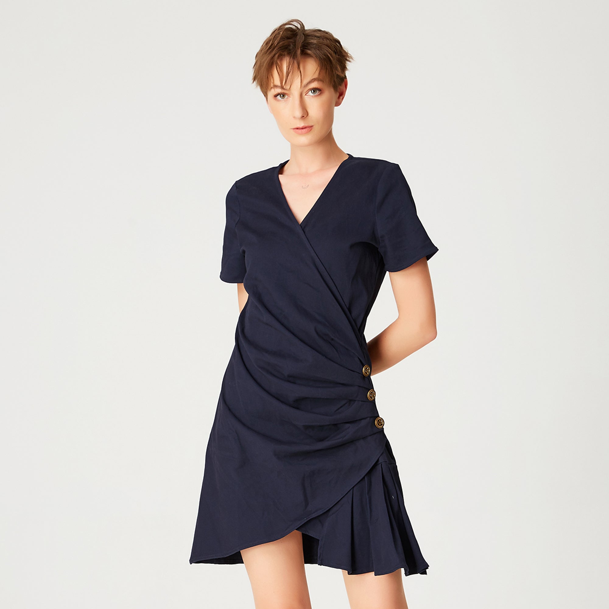 Robe courte asymétrique drapée en popeline