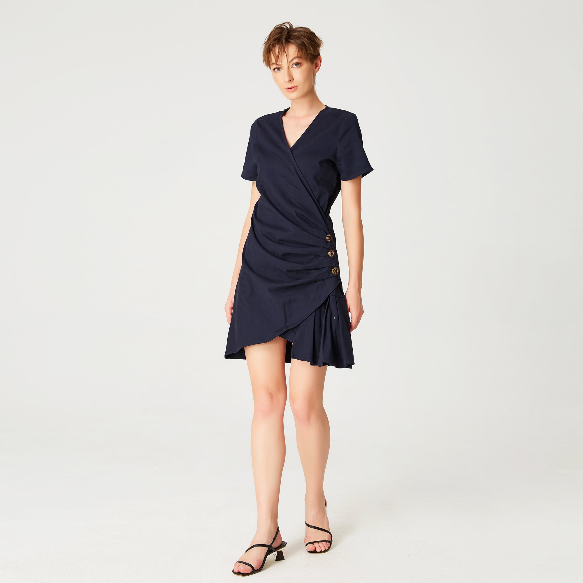 Robe courte asymétrique drapée en popeline