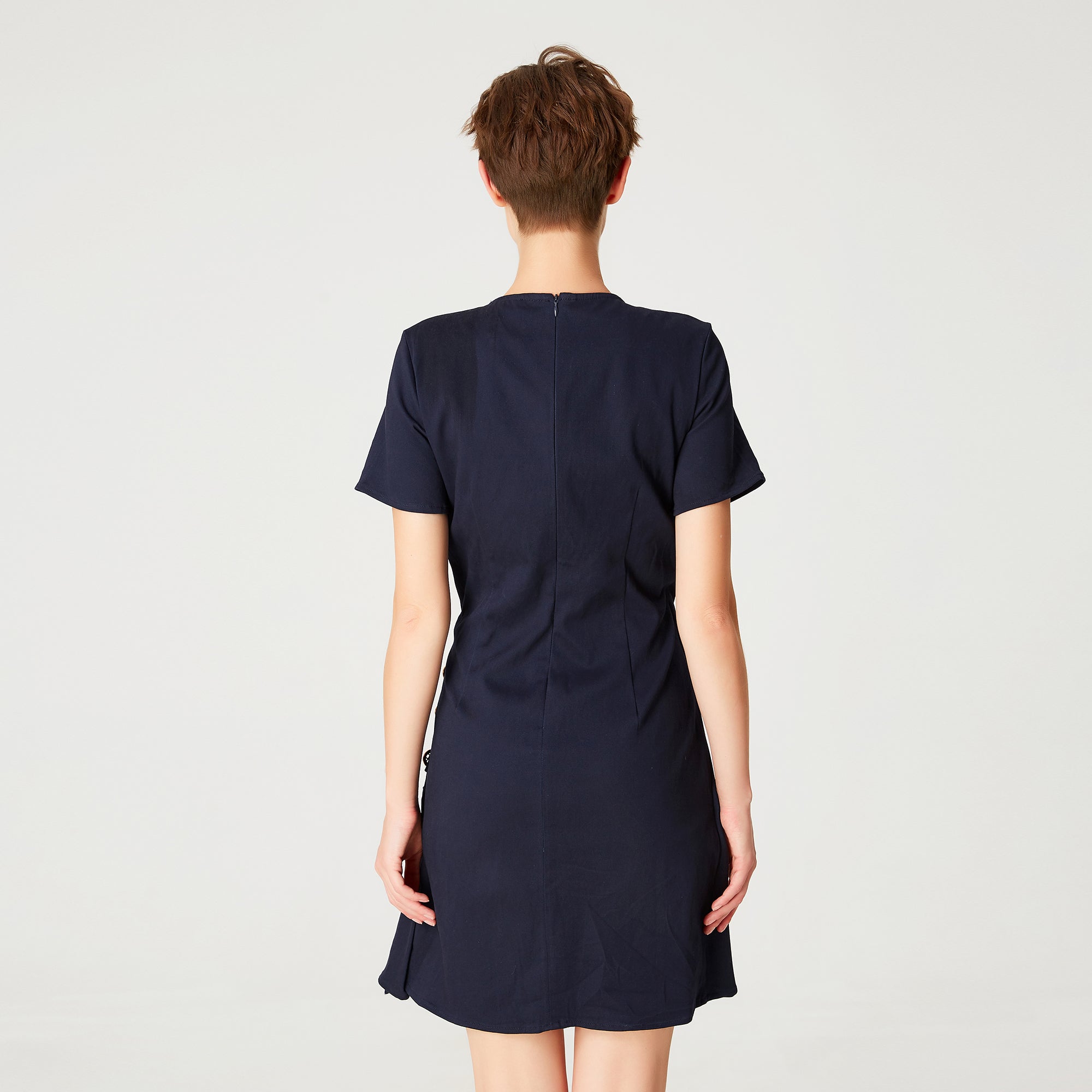 Robe courte asymétrique drapée en popeline