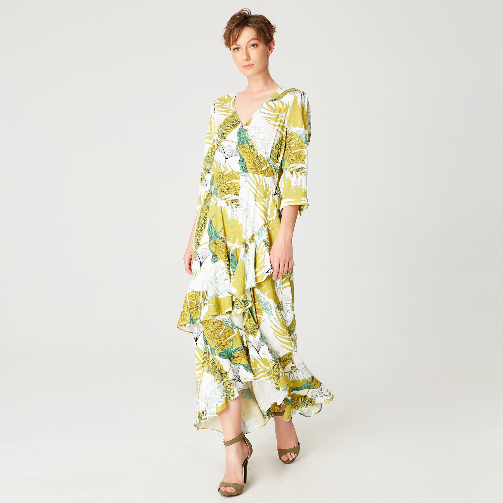 Robe midi à imprimé tropical et à volants plongeants et buste coeur-croisé
