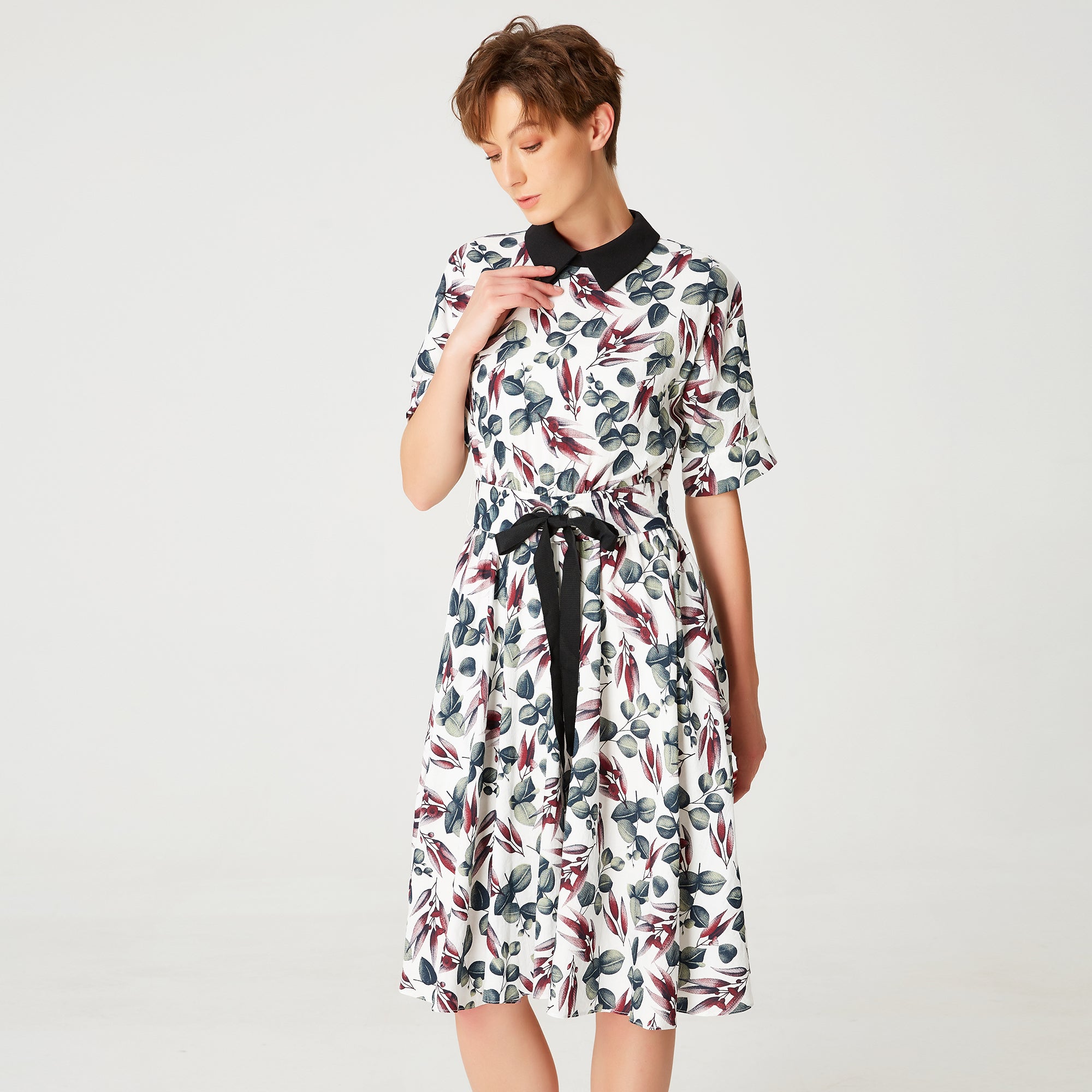 Robe à imprimé feuille et col contrasté