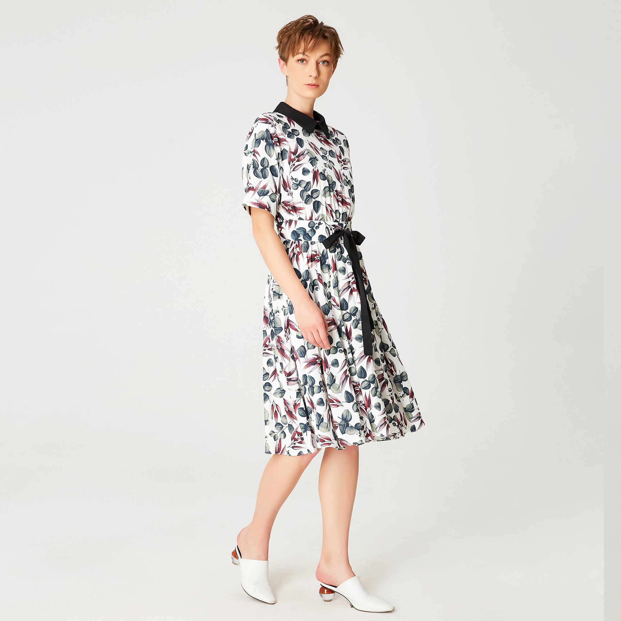 Robe à imprimé feuille et col contrasté