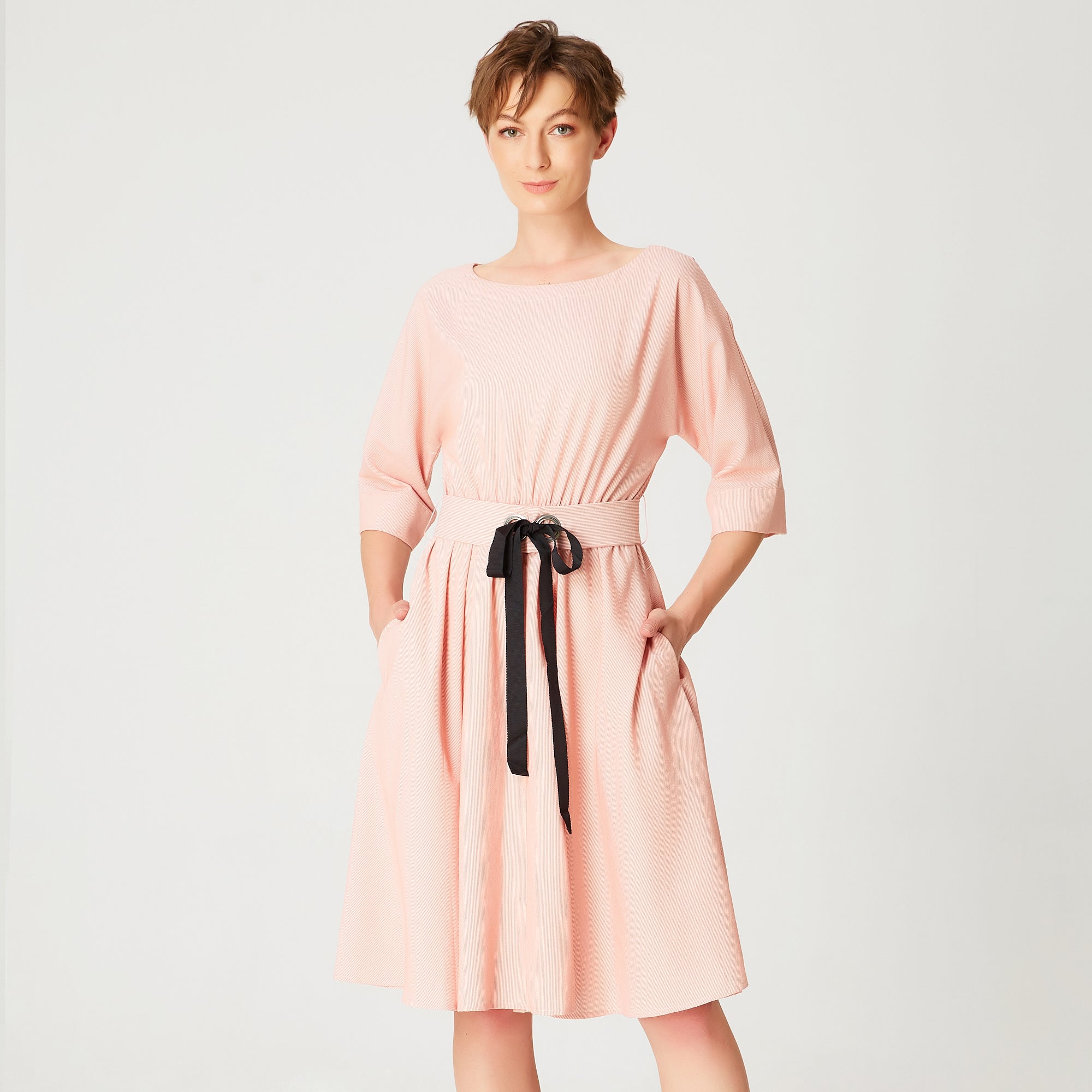 Robe évasée à large ceinture