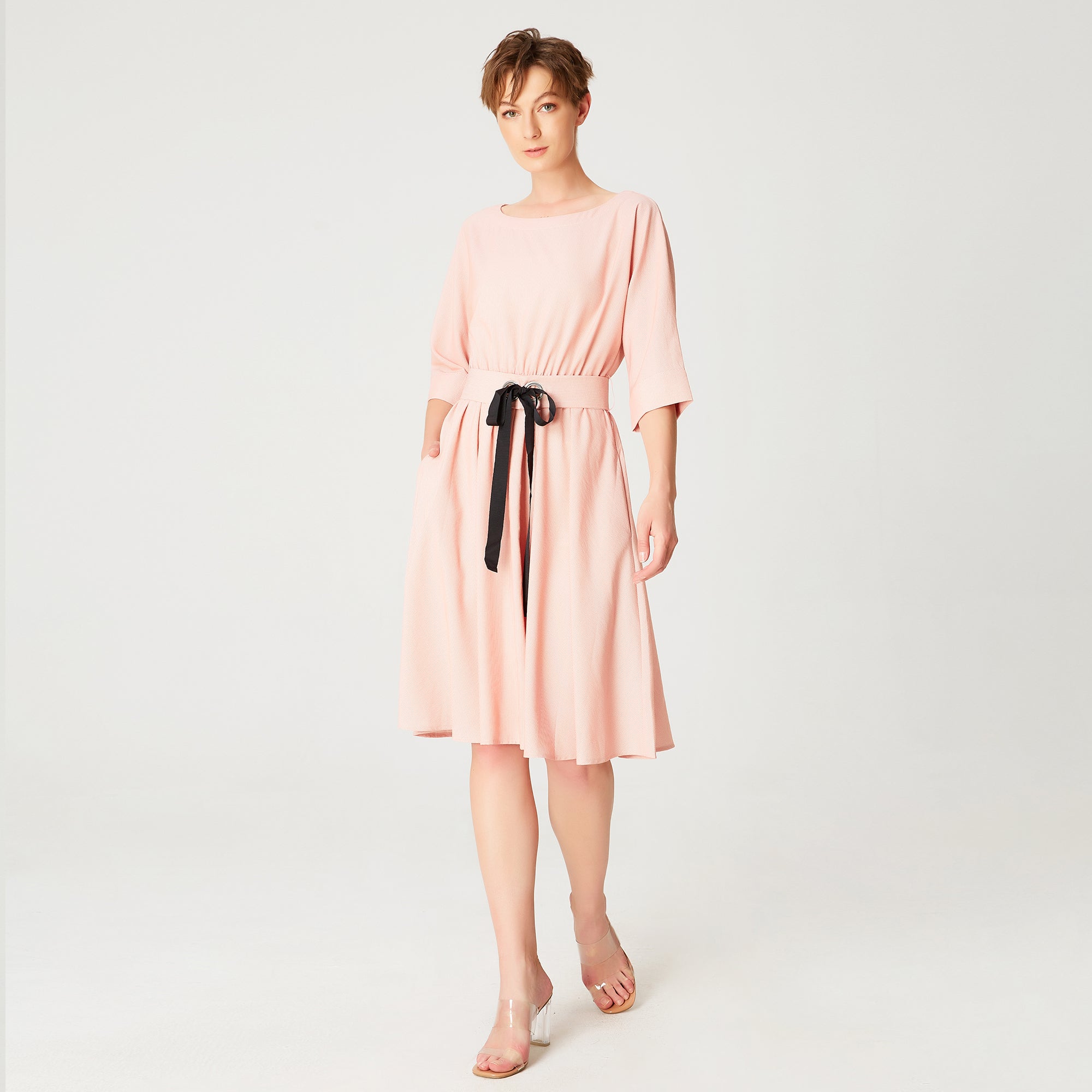 Robe évasée à large ceinture