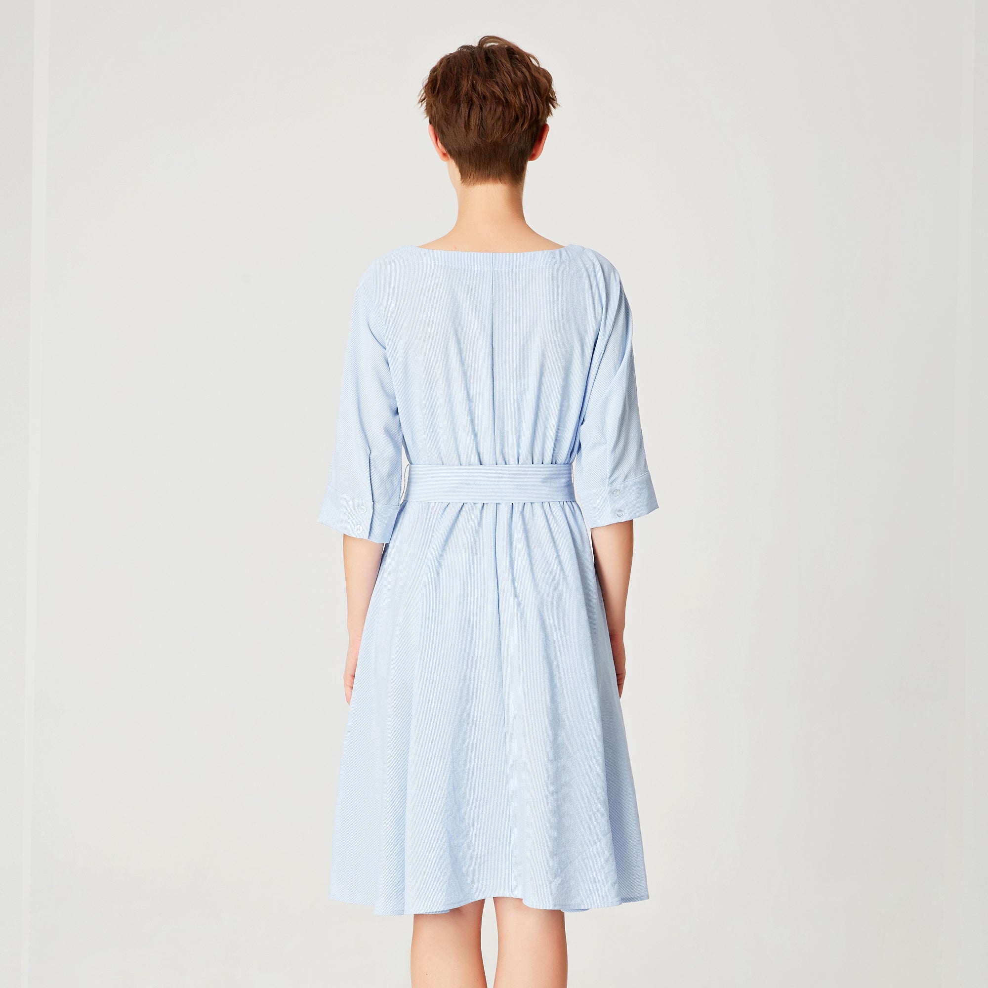 Robe évasée à large ceinture
