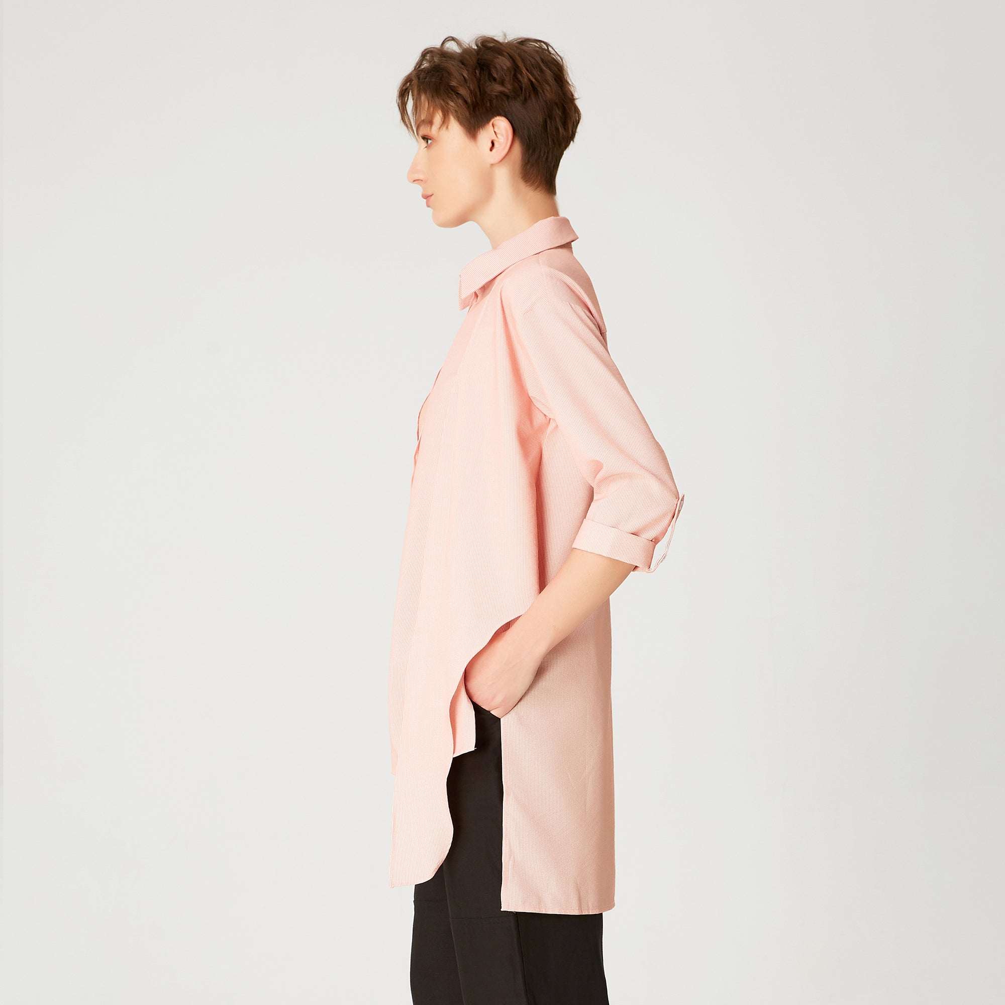 Longue chemise à panneaux noués devant