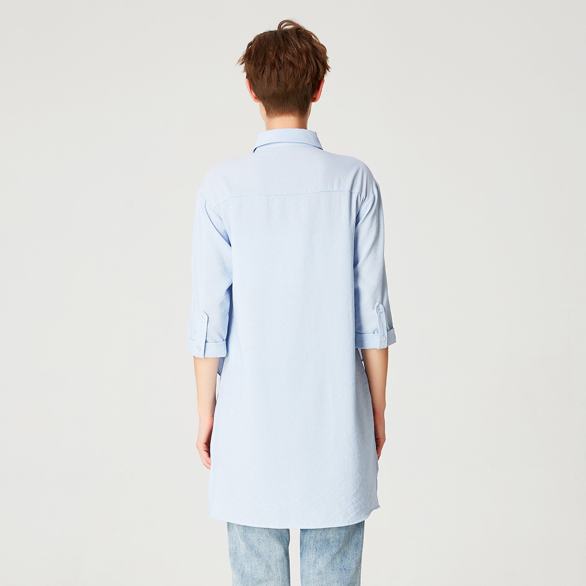Longue chemise à panneaux noués devant