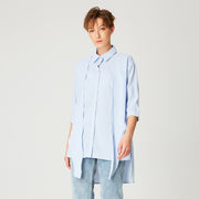 Longue chemise à panneaux noués devant