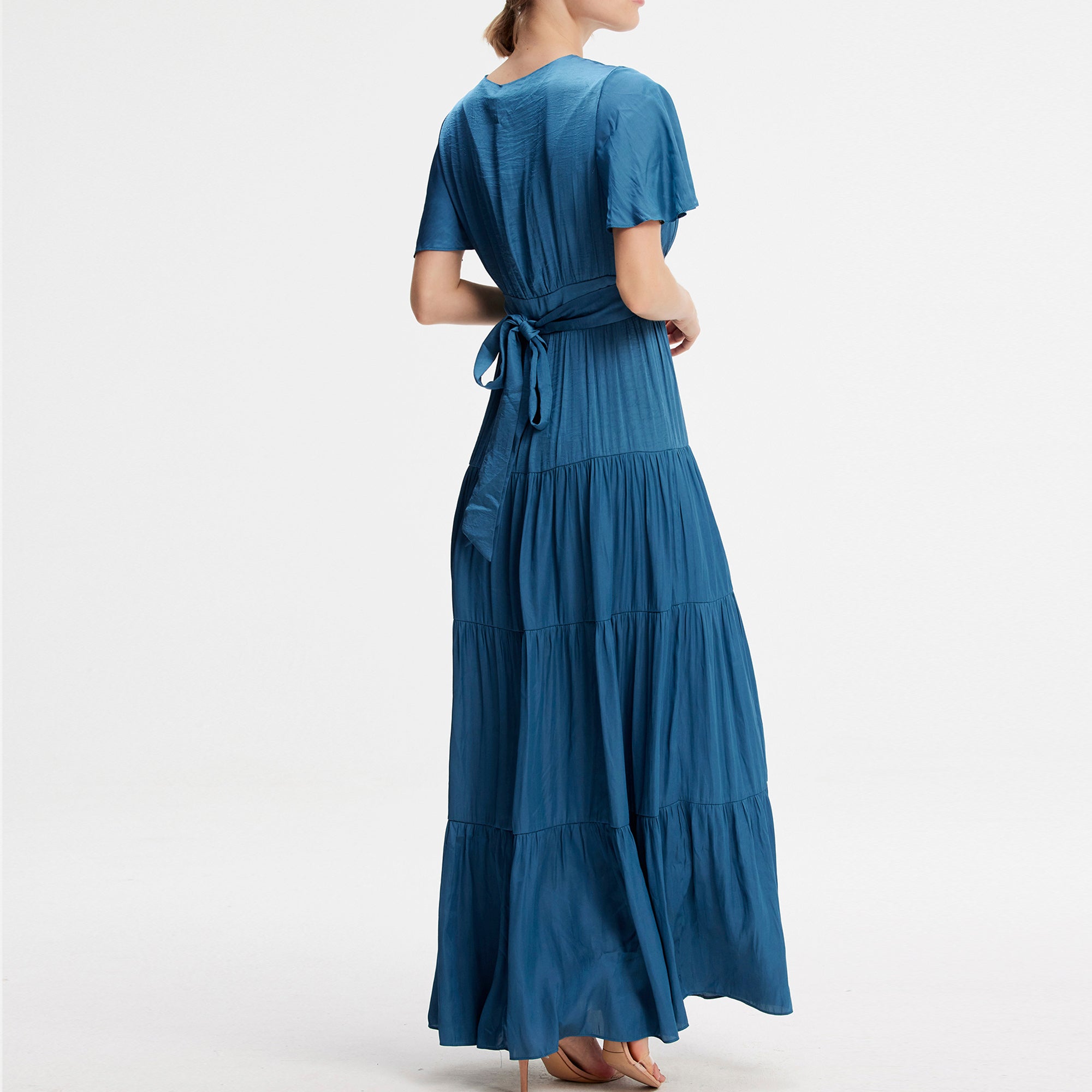 Robe longue satin à décolleté V
