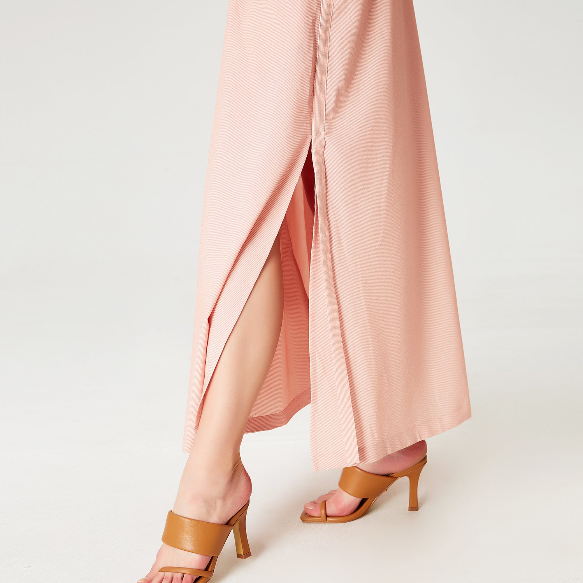 Longue robe chemise minimaliste