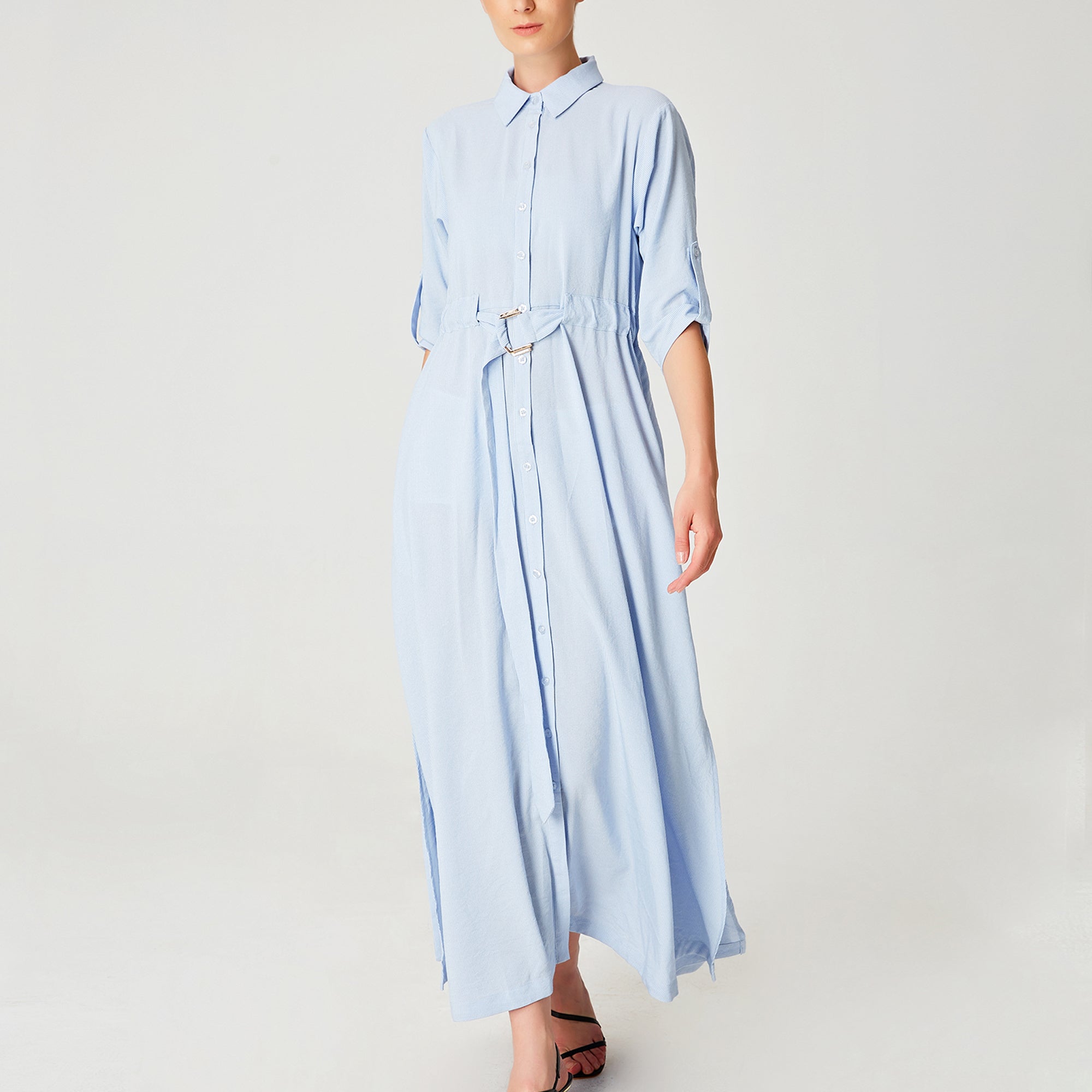 Longue robe chemise minimaliste