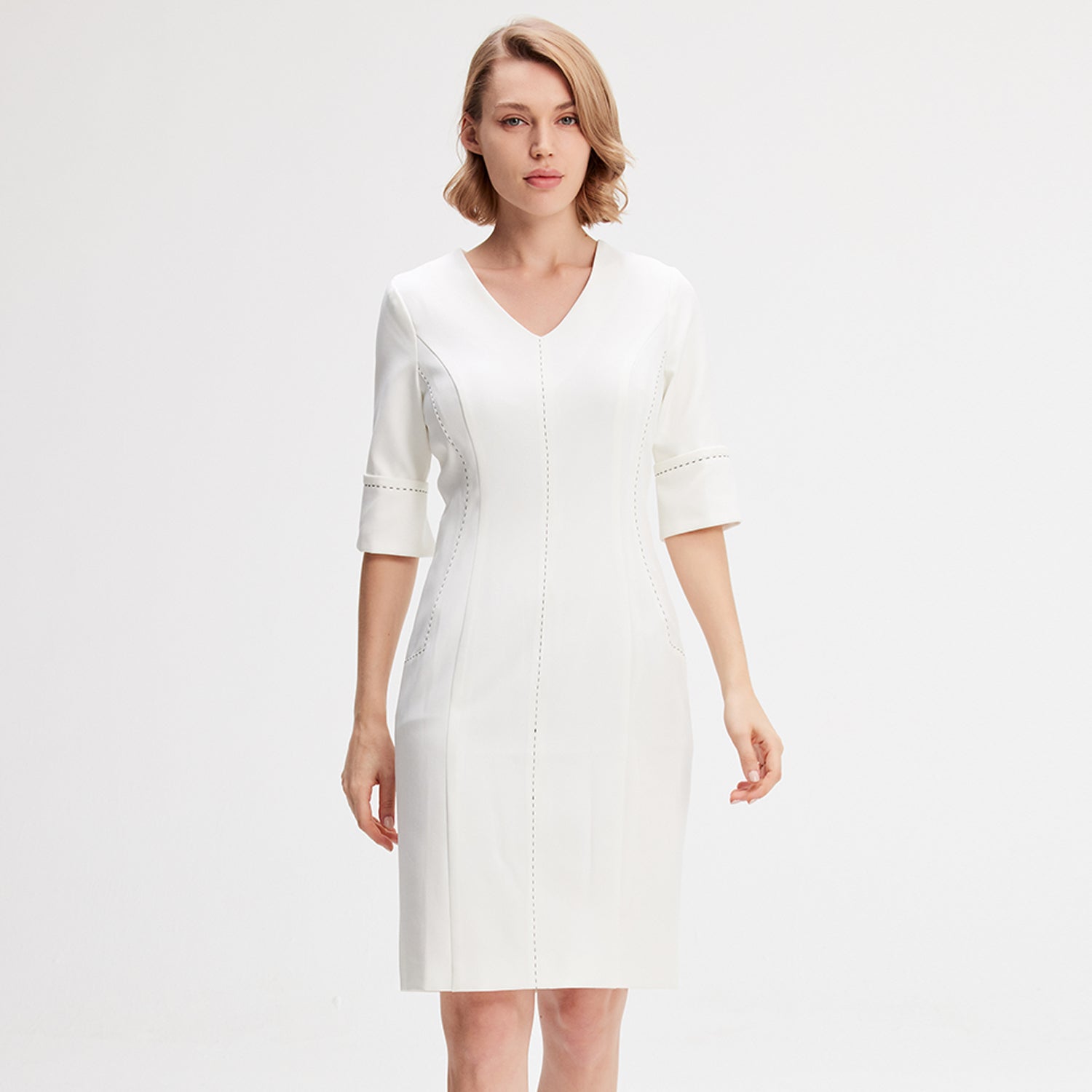 Robe courte à surpiqures contractées