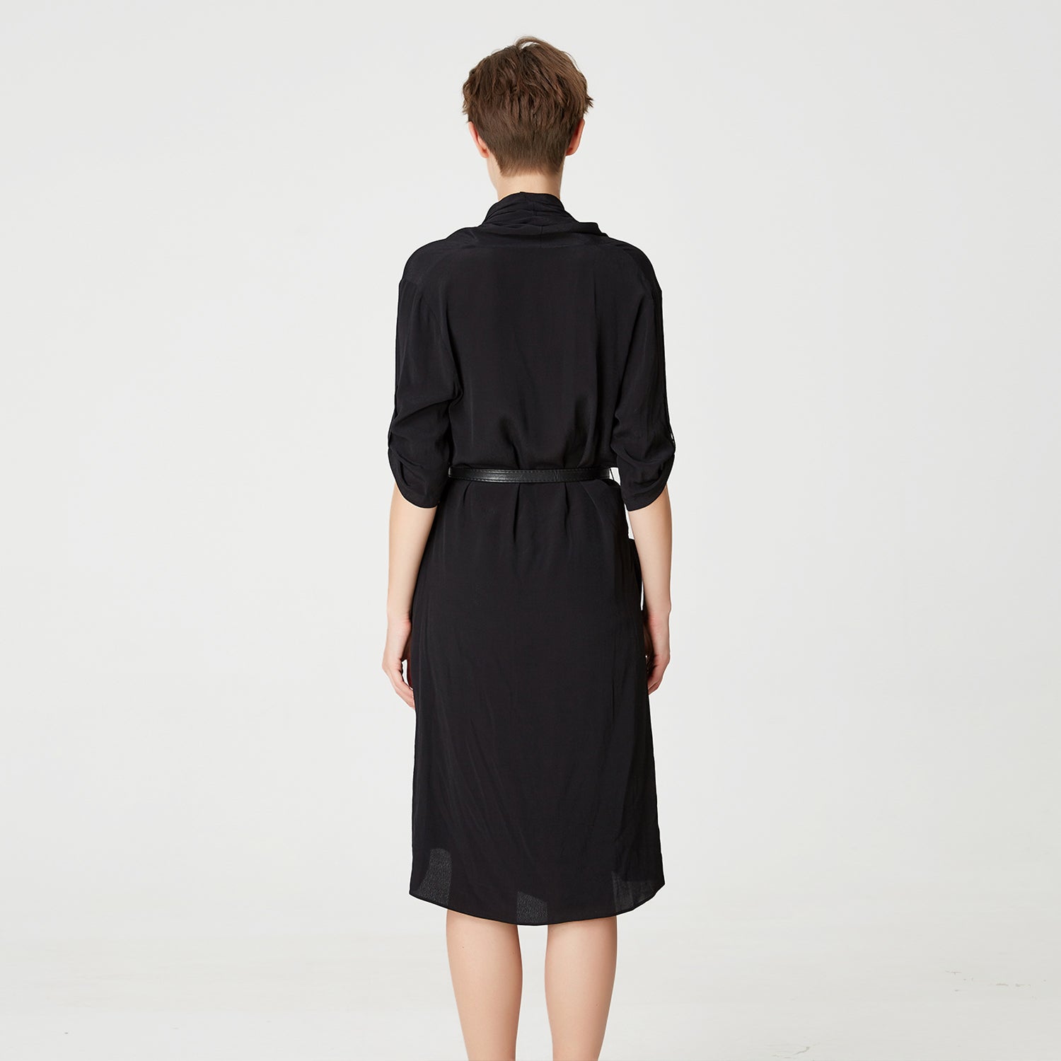 Robe fluide à large col bandeau