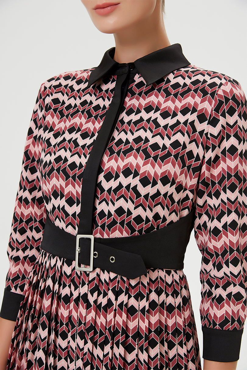 Robe chemise plissée bi-matières à ceinture appliquée et à imprimé géométrique