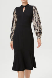 Robe bi-matières ajustée à col haut trou de serrure