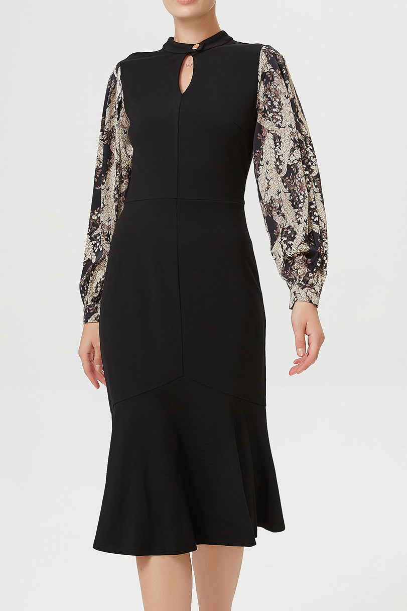 Robe bi-matières ajustée à col haut trou de serrure