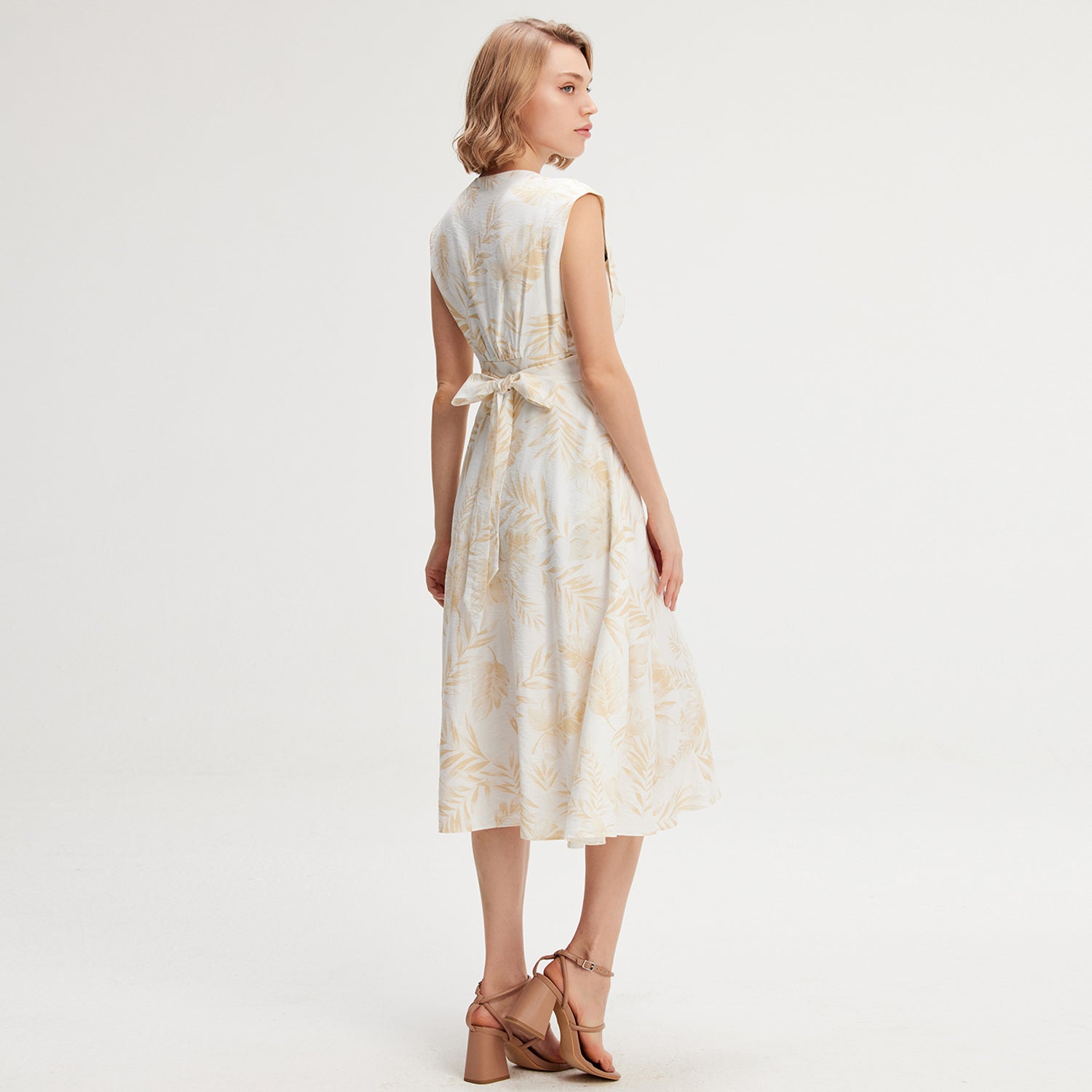 Robe sans manche à viscose évasée à imprimé tropical