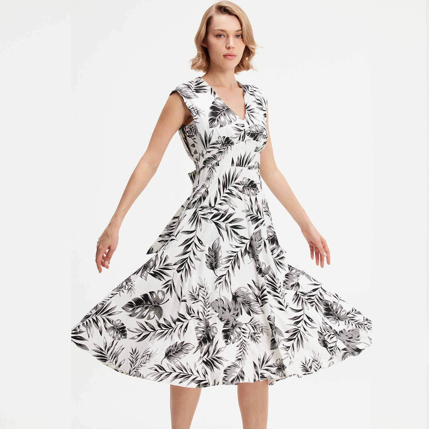 Robe sans manche à viscose évasée à imprimé tropical