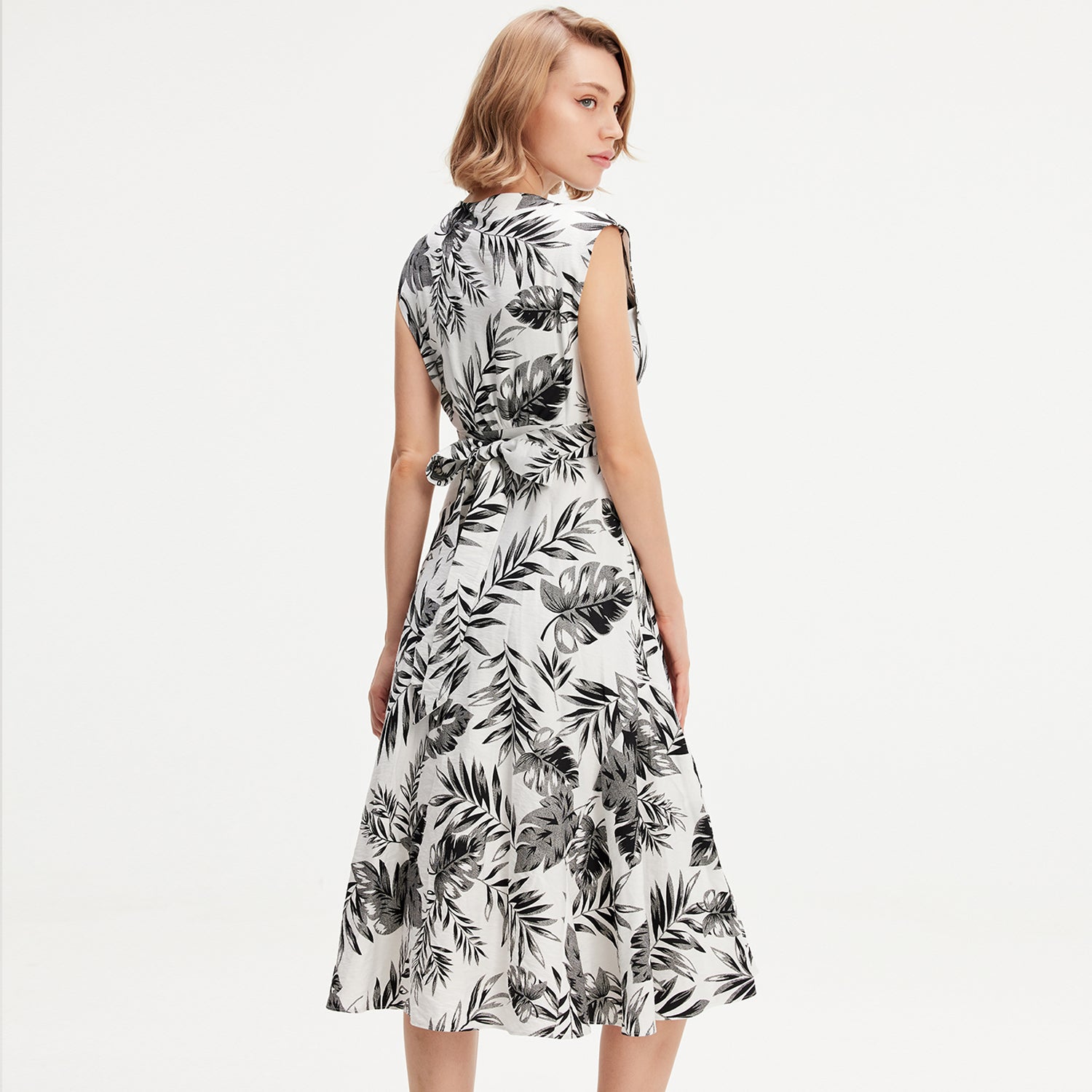 Robe sans manche à viscose évasée à imprimé tropical