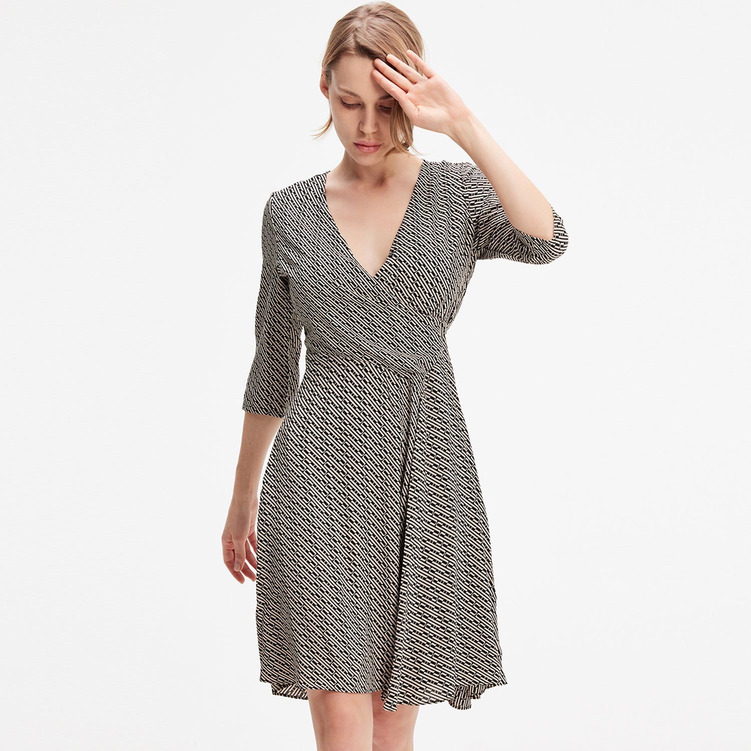 Robe patineuse drapé croisé sur le côté