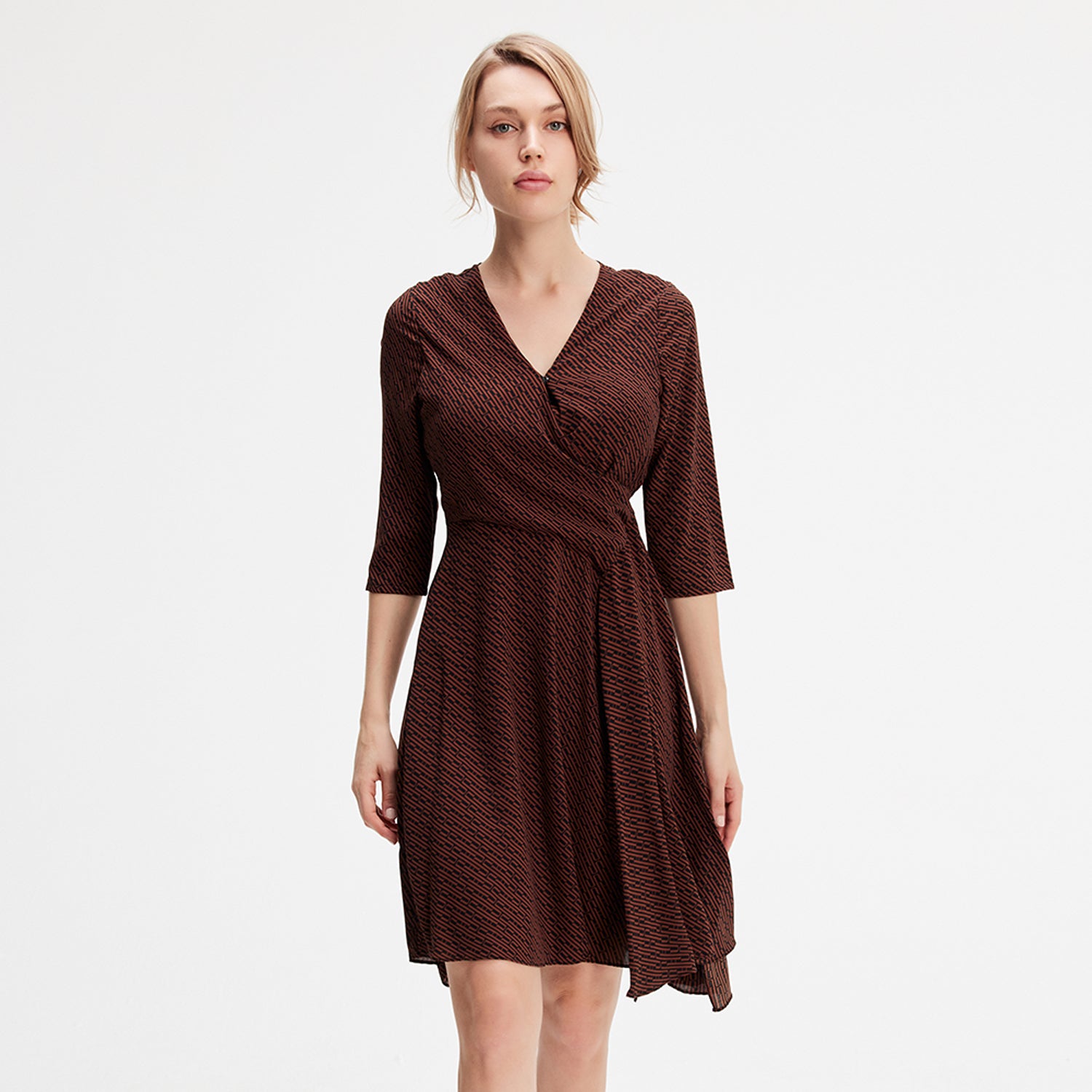 Robe patineuse drapé croisé sur le côté