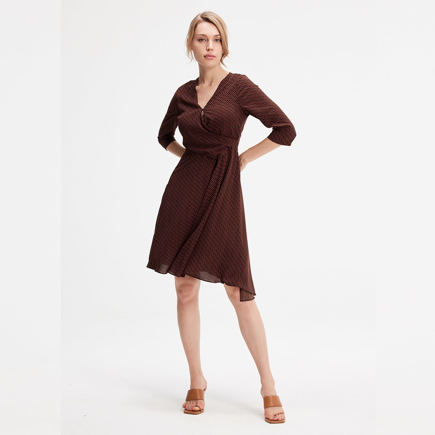 Robe patineuse drapé croisé sur le côté